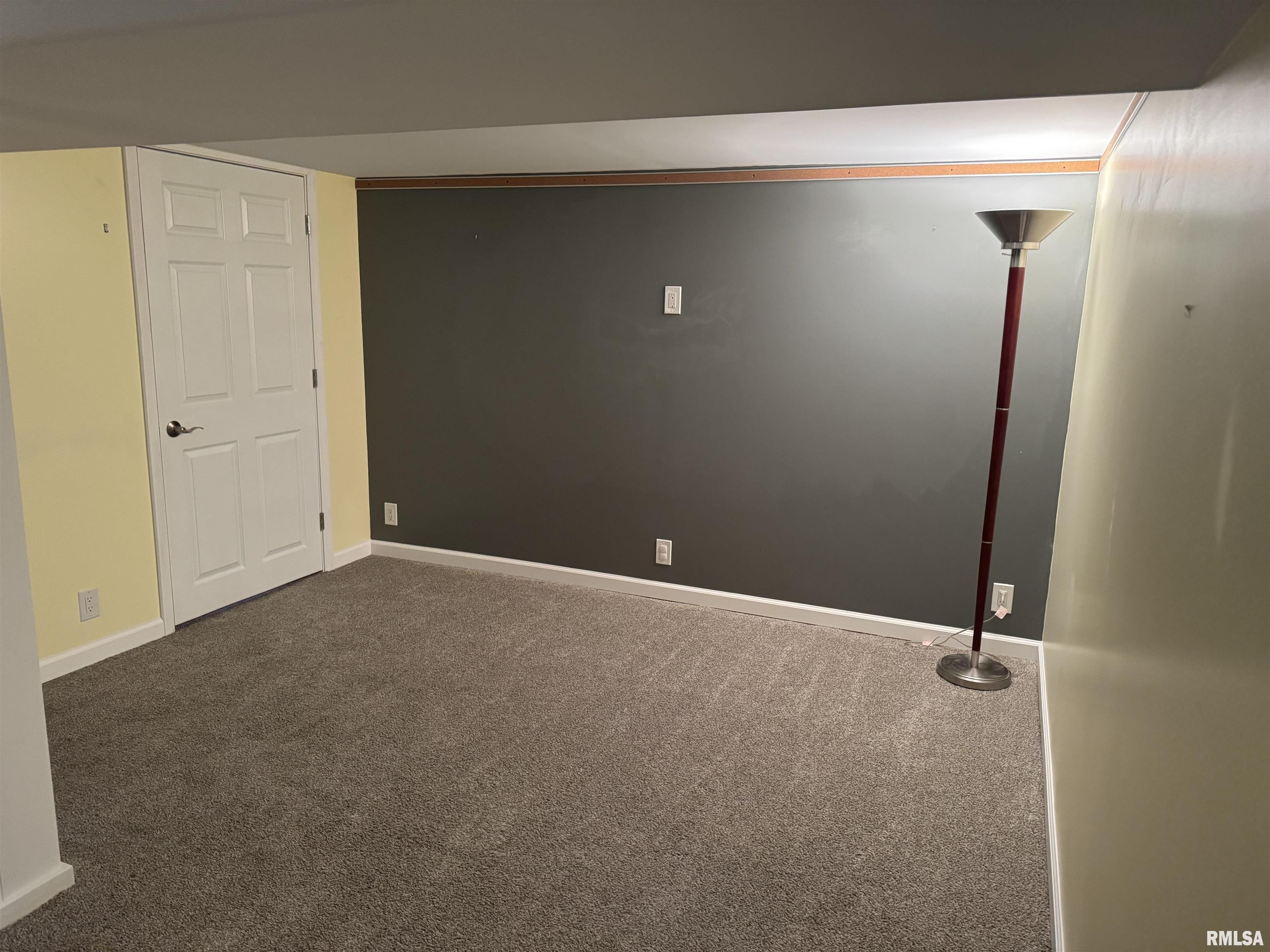 2504 Bellevue Avenue, Bettendorf, Iowa image 32
