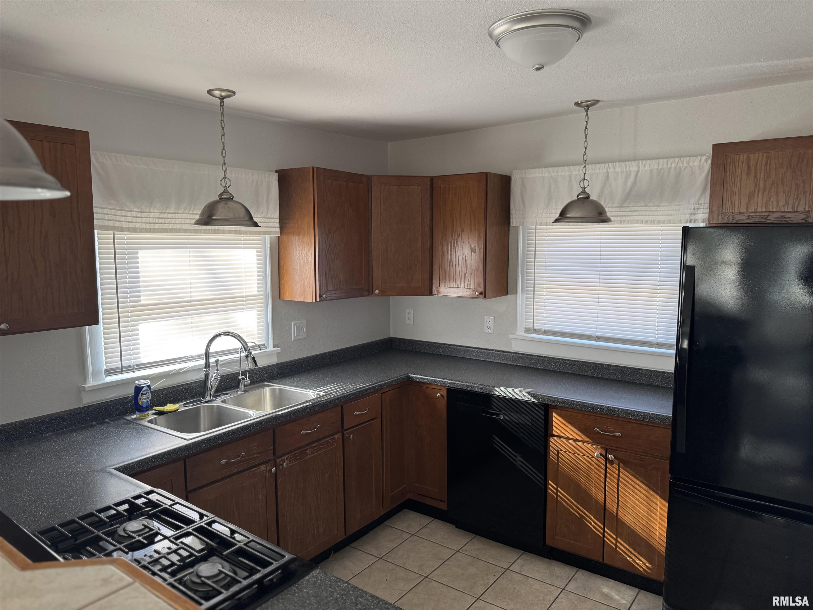 2504 Bellevue Avenue, Bettendorf, Iowa image 13