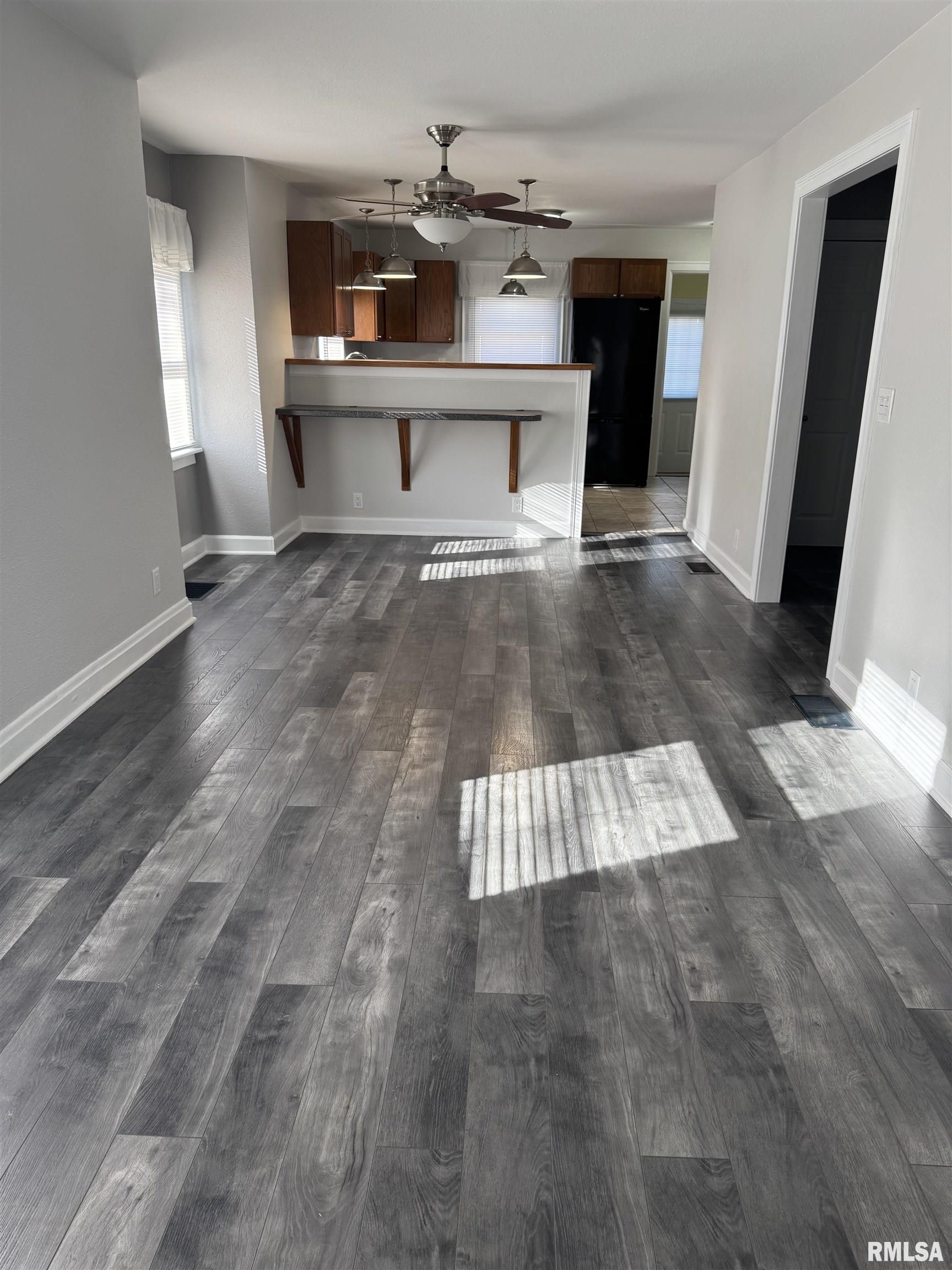 2504 Bellevue Avenue, Bettendorf, Iowa image 16