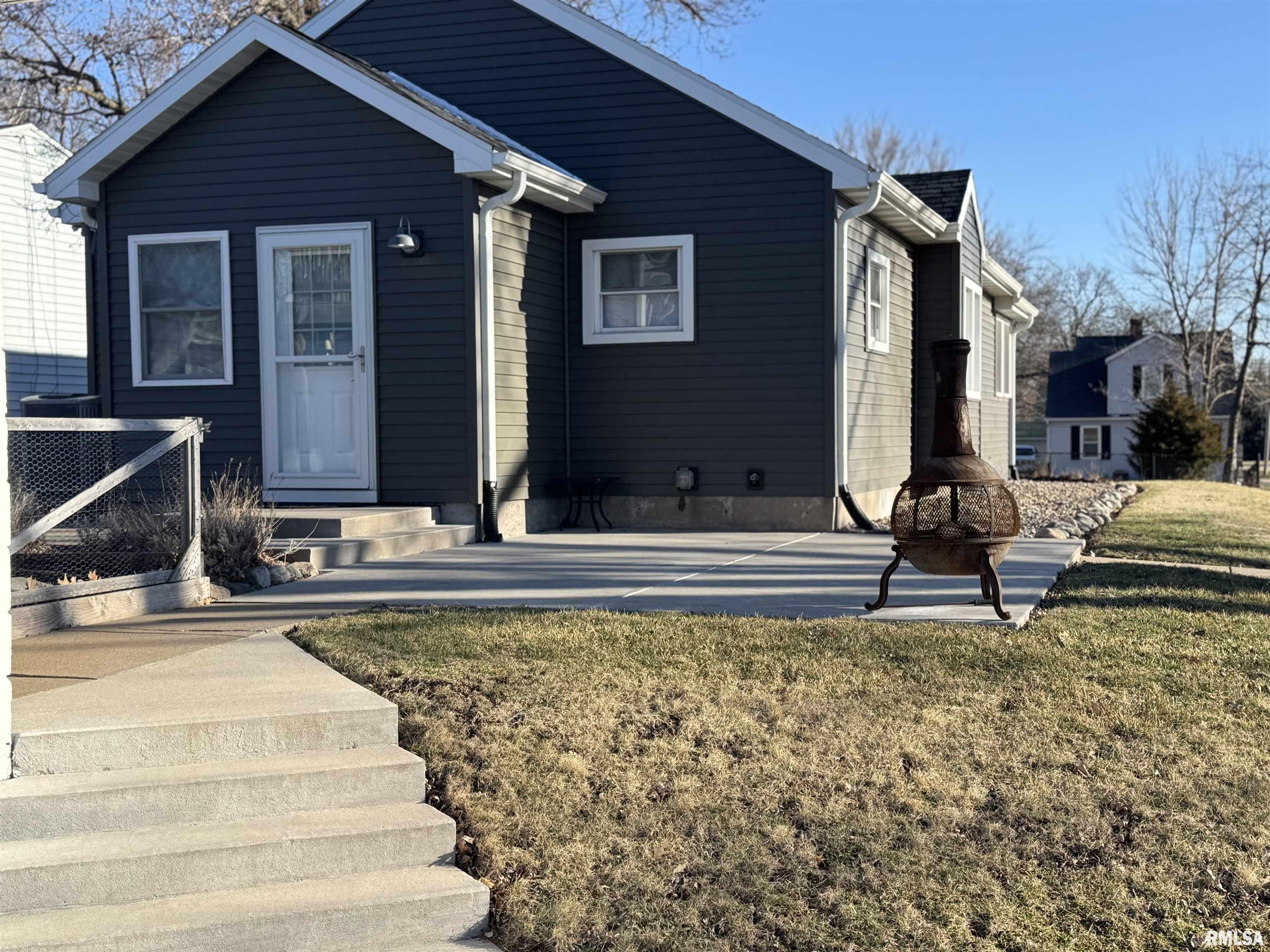 2504 Bellevue Avenue, Bettendorf, Iowa image 38