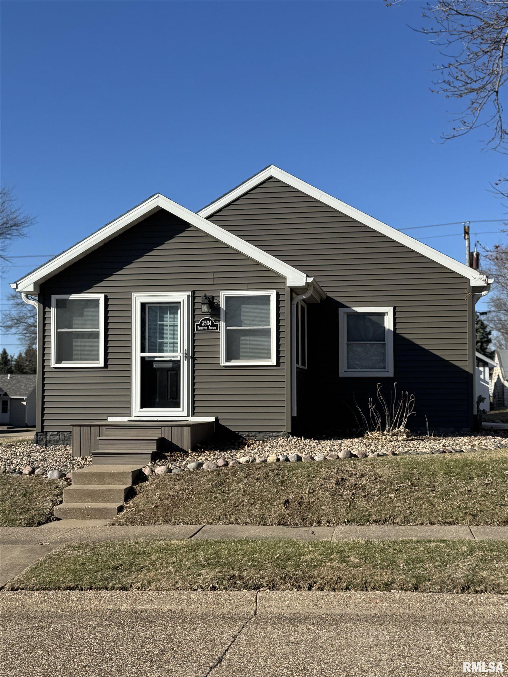 2504 Bellevue Avenue, Bettendorf, Iowa image 1