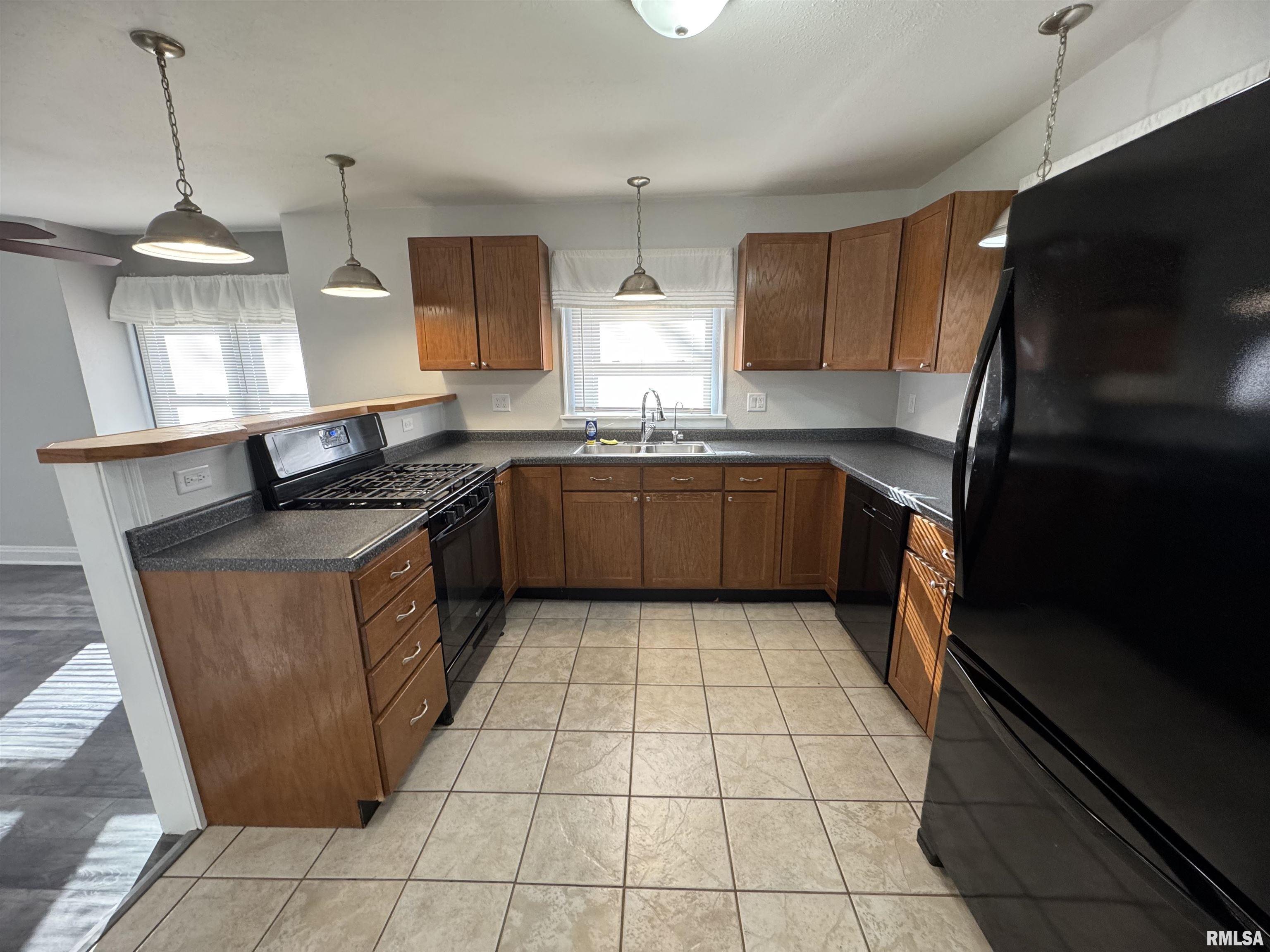 2504 Bellevue Avenue, Bettendorf, Iowa image 8