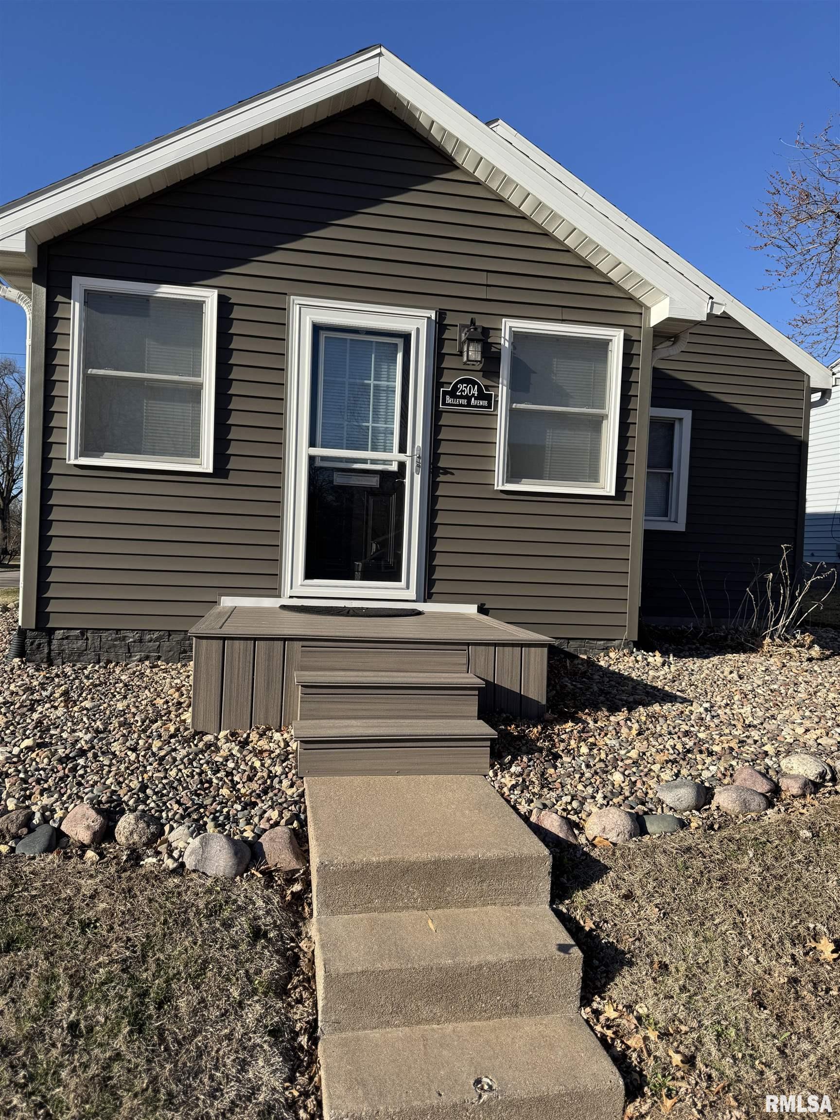 2504 Bellevue Avenue, Bettendorf, Iowa image 2