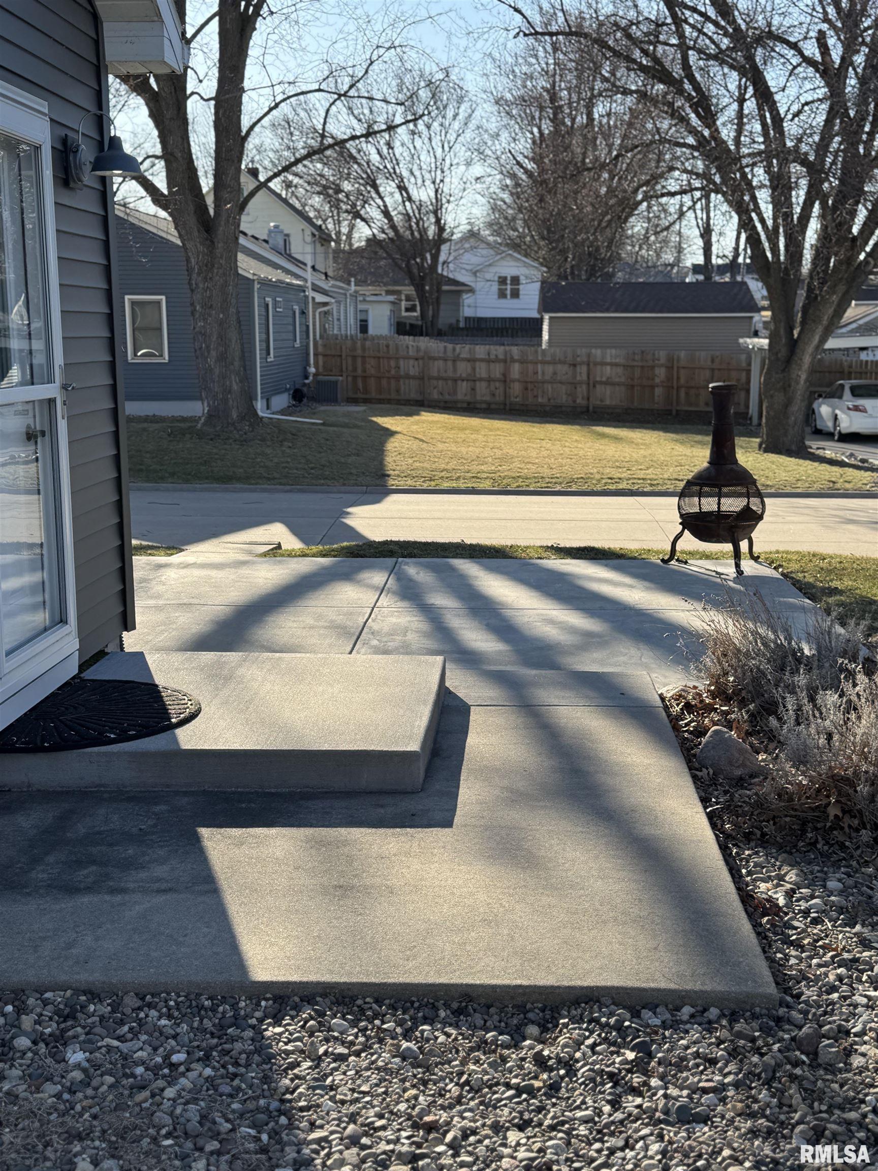 2504 Bellevue Avenue, Bettendorf, Iowa image 43