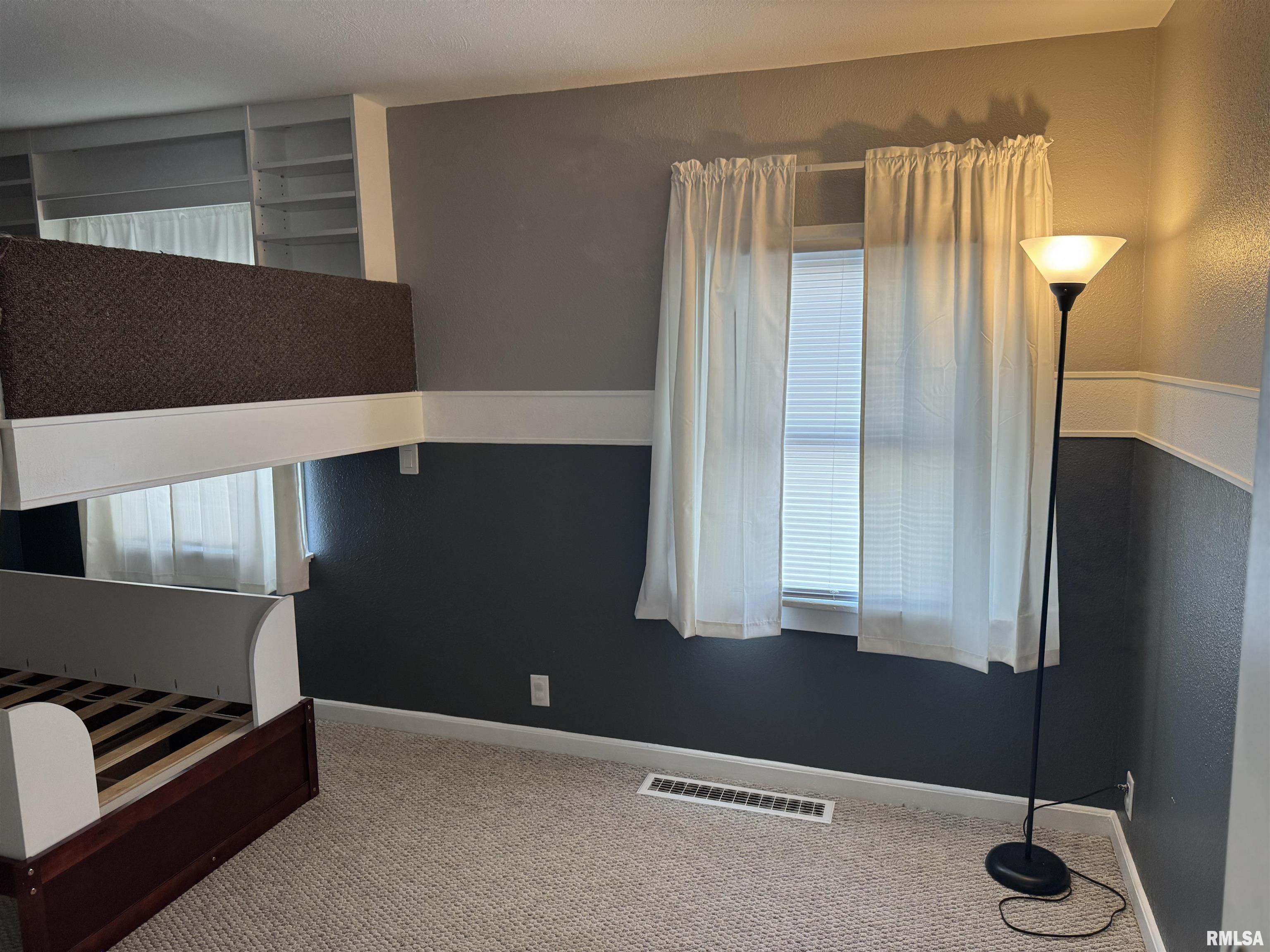 2504 Bellevue Avenue, Bettendorf, Iowa image 22
