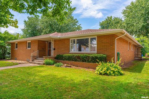 Homes For Sale - 144 N Main Street<br/> Mason County, Mason City, IL 62664
