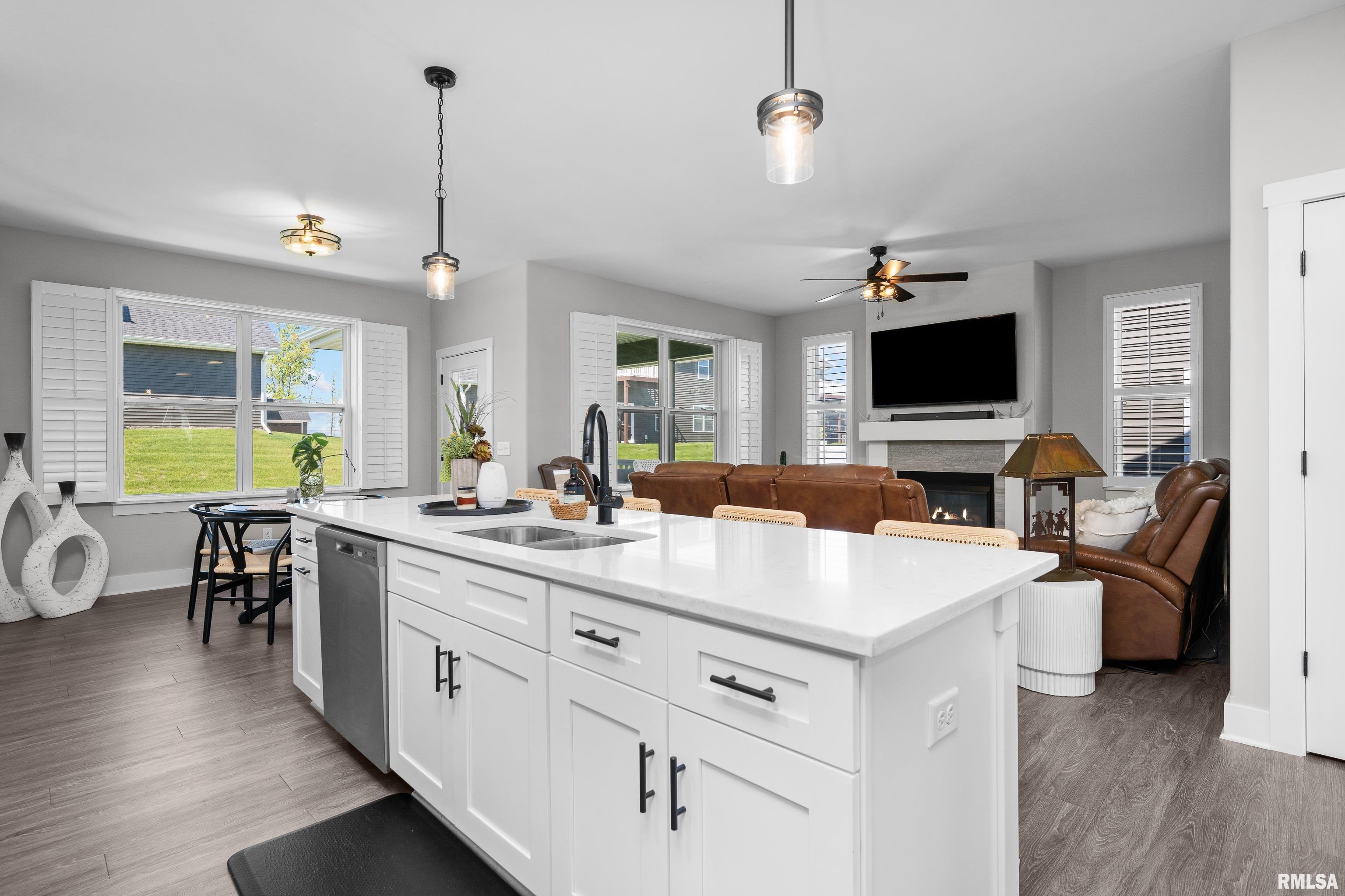 3098 Mary Leigh Drive, Bettendorf, Iowa image 16