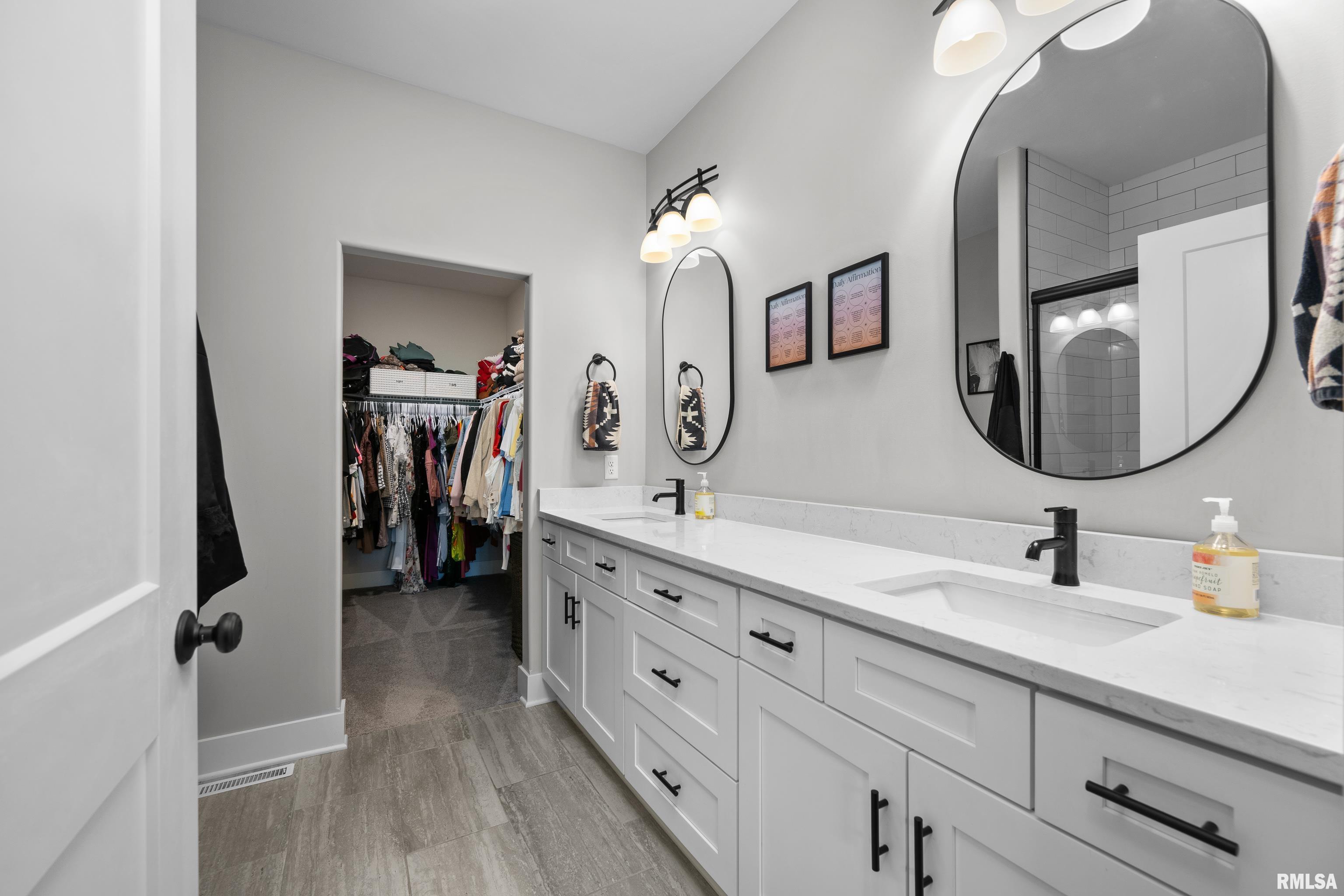 3098 Mary Leigh Drive, Bettendorf, Iowa image 24