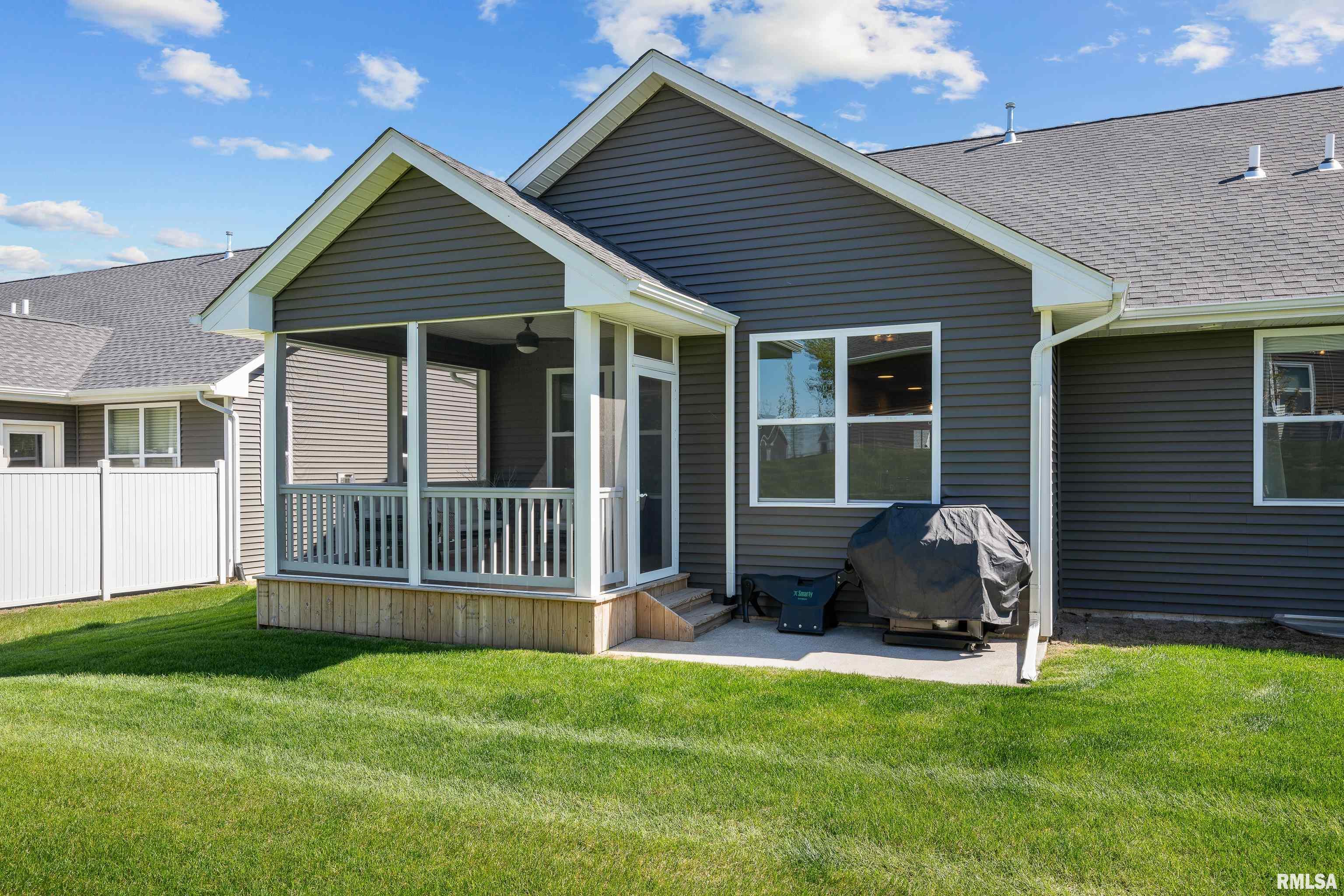 3098 Mary Leigh Drive, Bettendorf, Iowa image 4