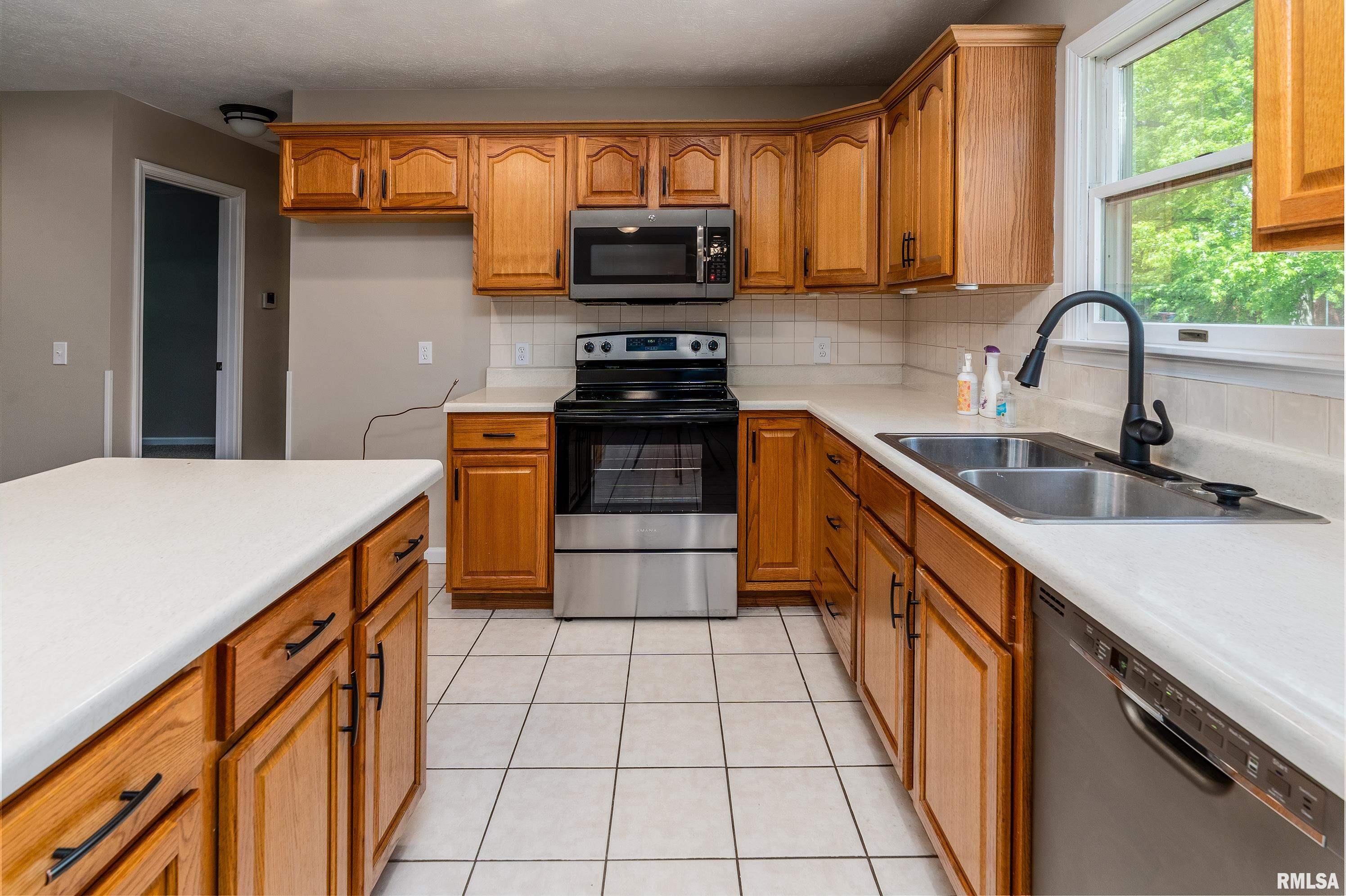 609 W Van Buren Street, Herrin, Illinois image 9
