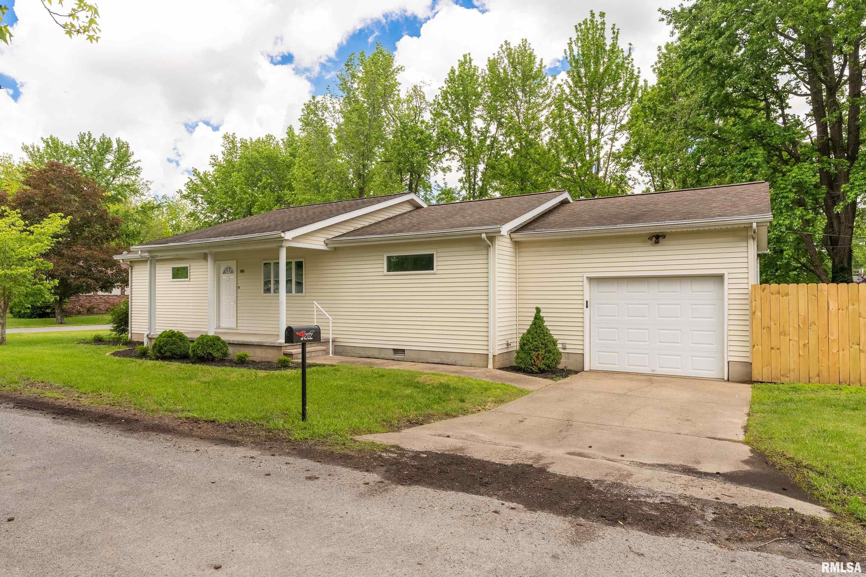609 W Van Buren Street, Herrin, Illinois image 3