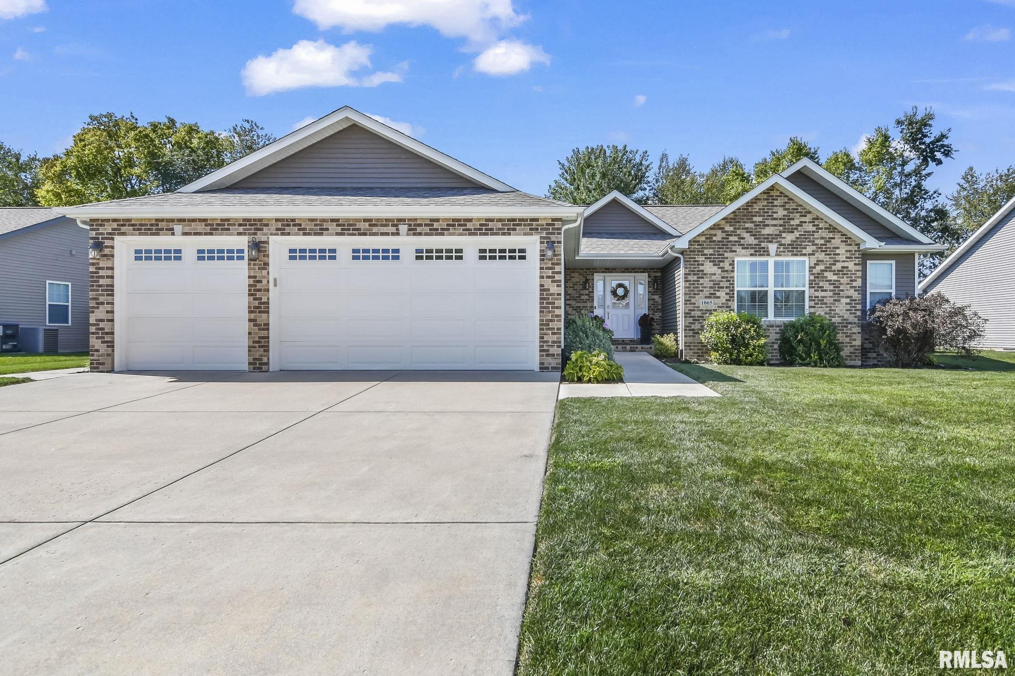 1065 Harrow Drive, Sherman, Illinois image 2