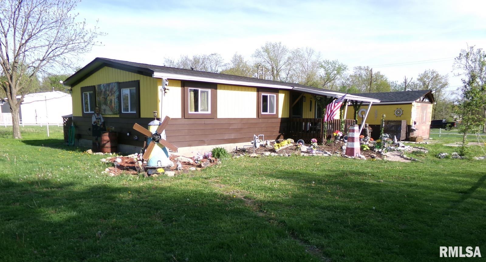 1104 Van Buren Avenue, Sandoval, Illinois image 2