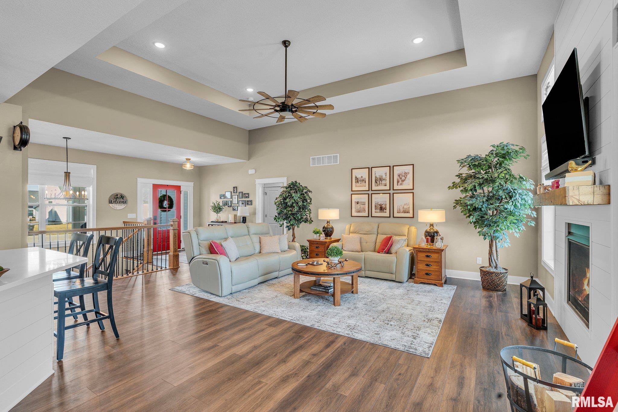 6997 Matthews Pass, Bettendorf, Iowa image 6