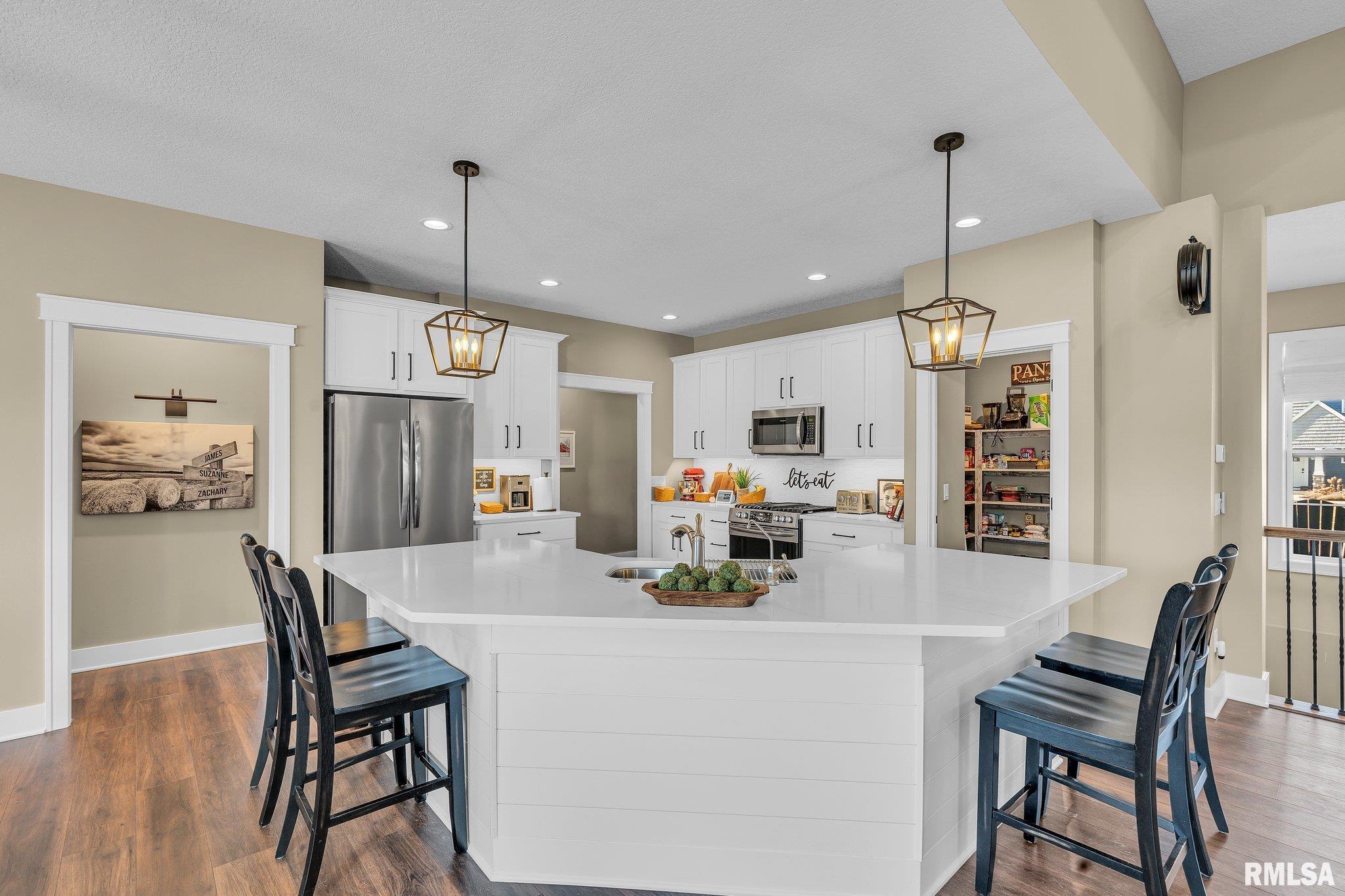 6997 Matthews Pass, Bettendorf, Iowa image 7