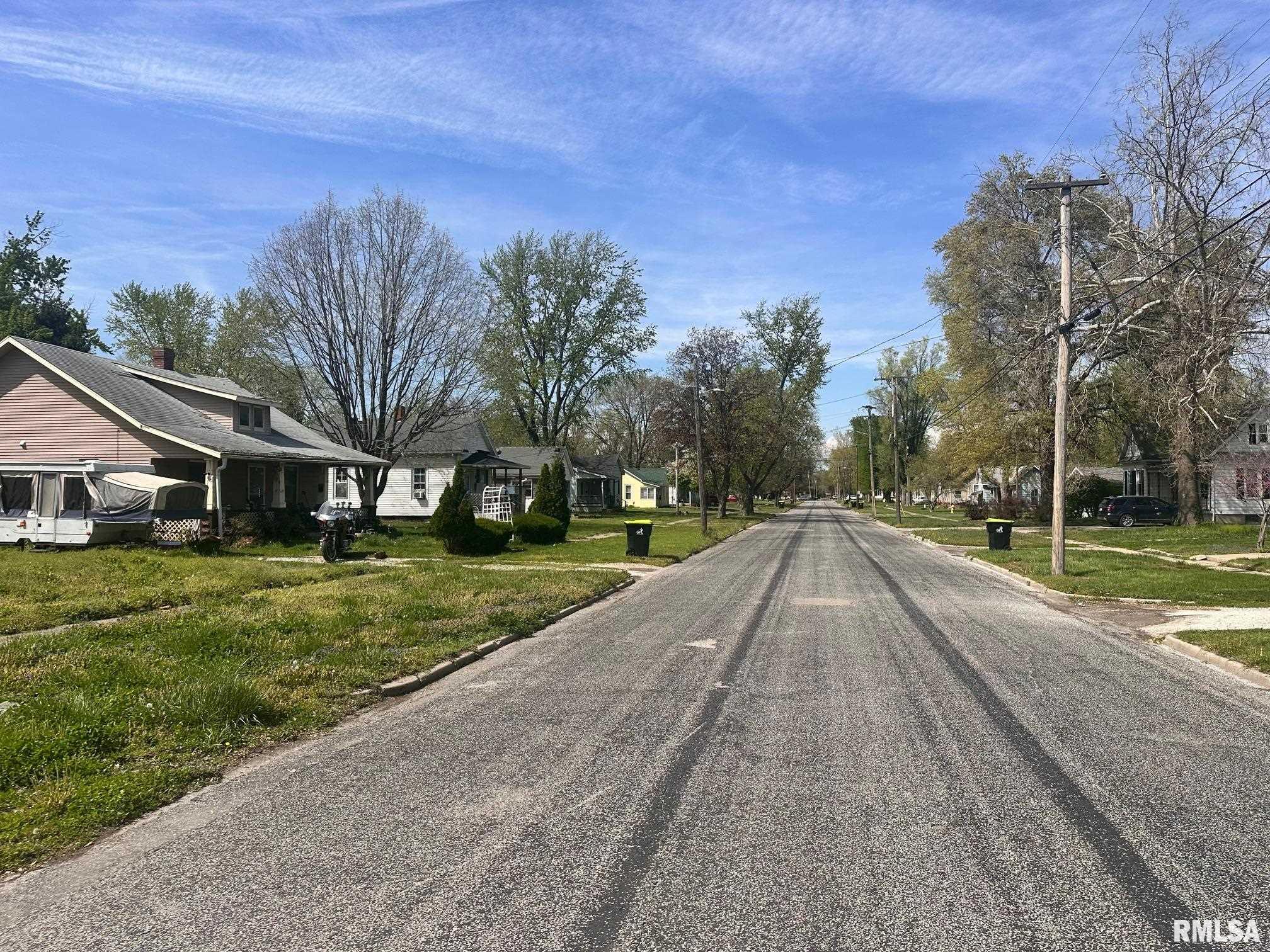 617 N East Street, Jacksonville, Illinois image 3