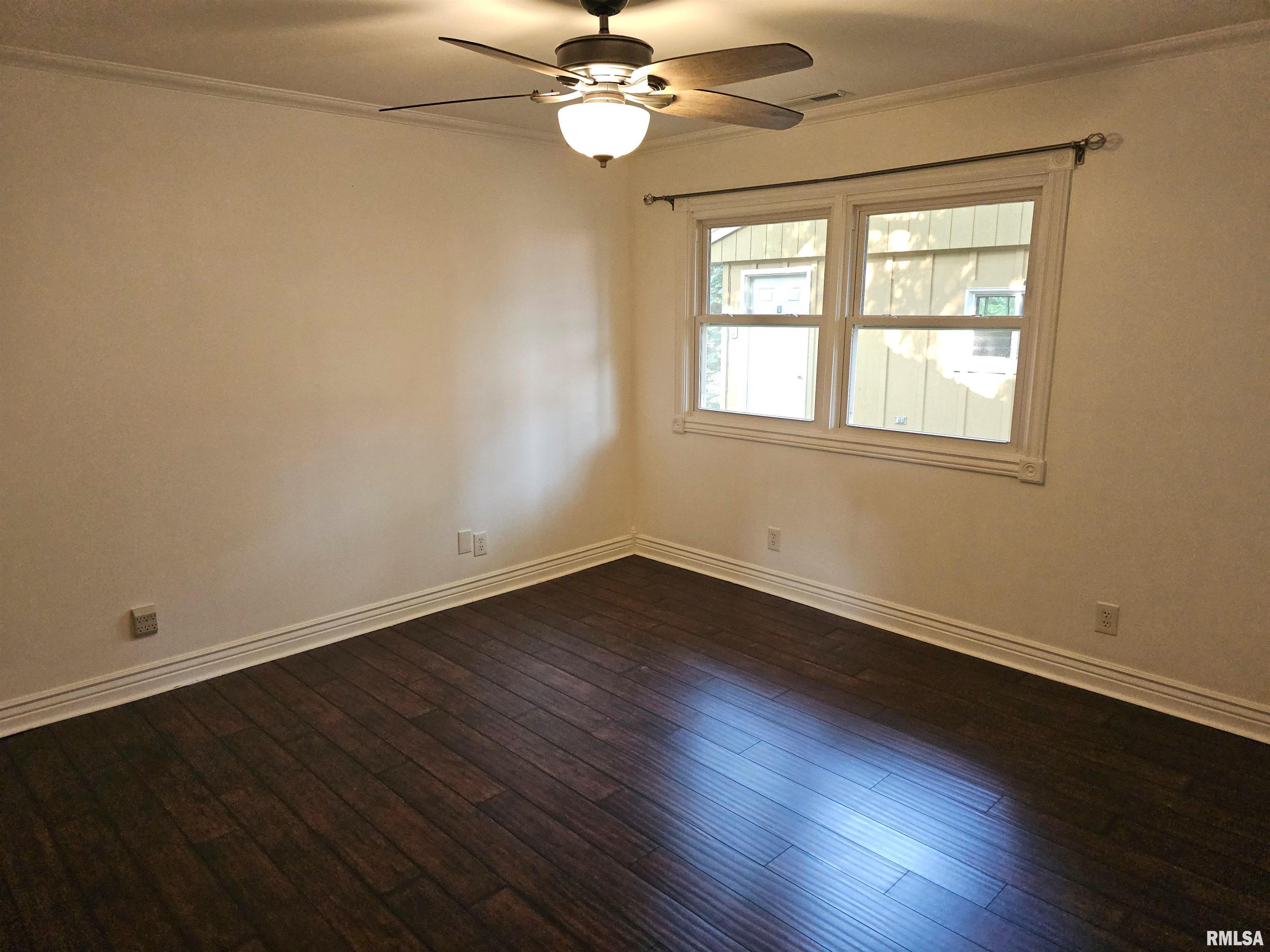 1015 E Highland Avenue, Peoria Heights, Illinois image 16
