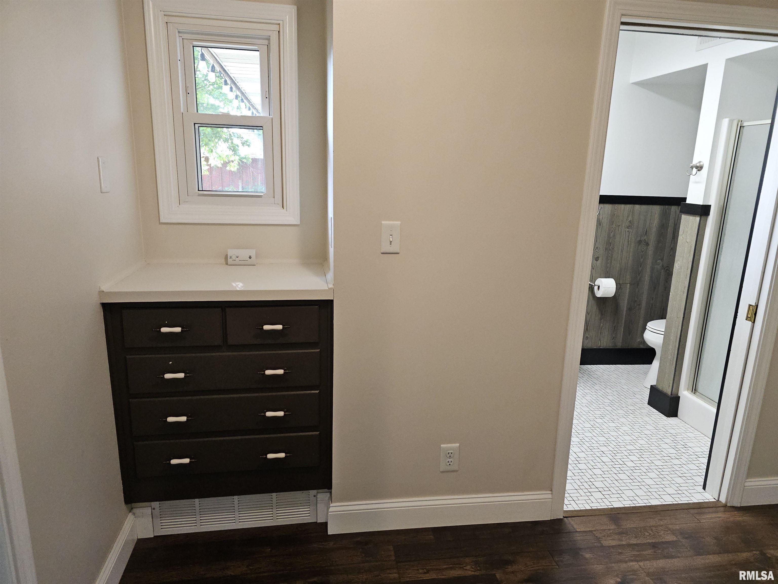 1015 E Highland Avenue, Peoria Heights, Illinois image 11