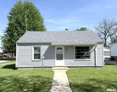 Photo of 715 E 3RD Street, Galesburg, IL 61401 (MLS # CA1043236)