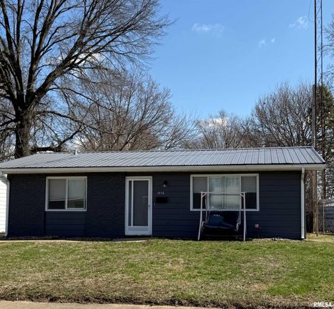 Homes For Sale - 1516 Fairfield Drive<br/> Springfield, IL 62702