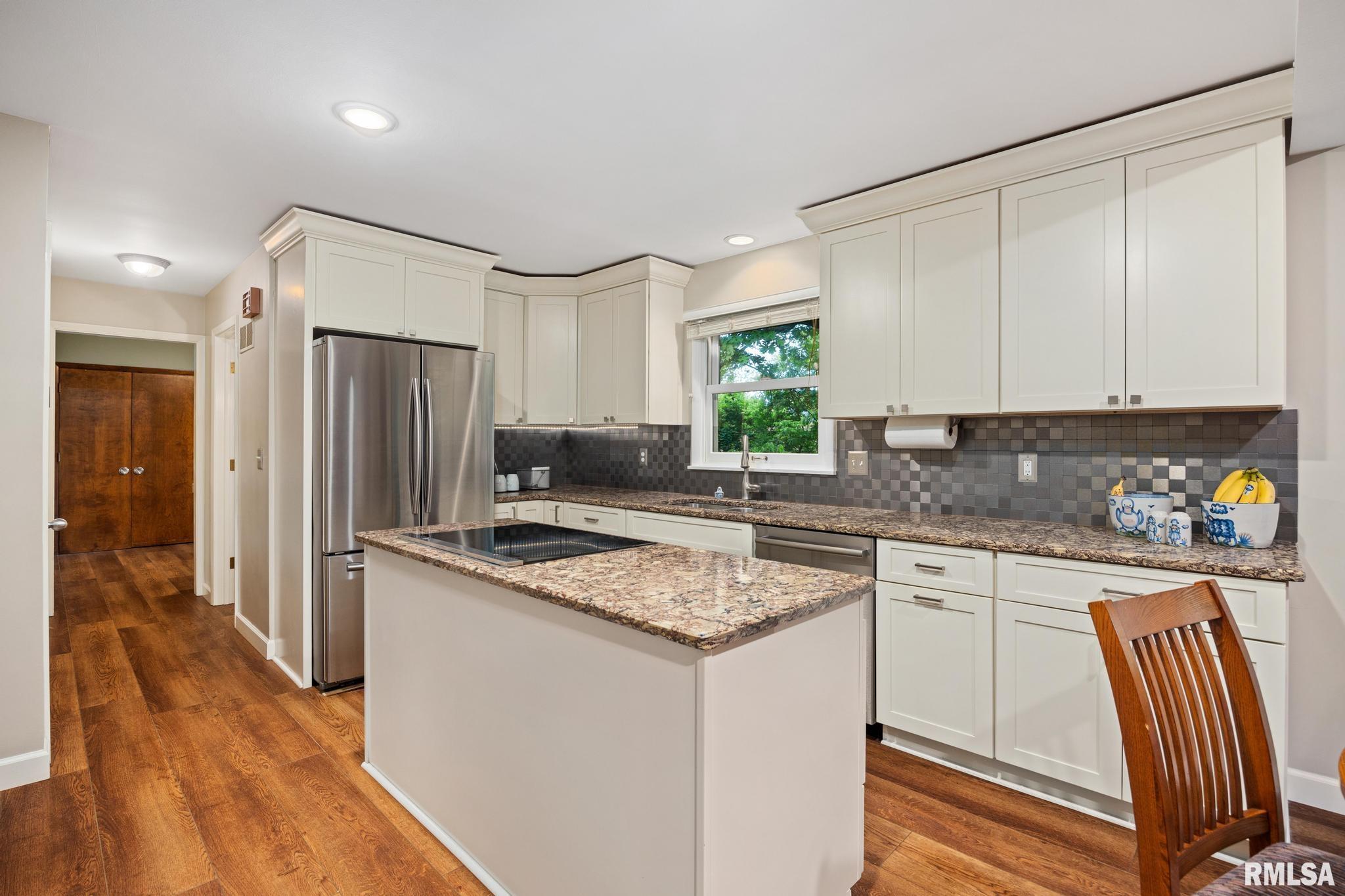 6602 N Cobblestone Court, Peoria, Illinois image 13