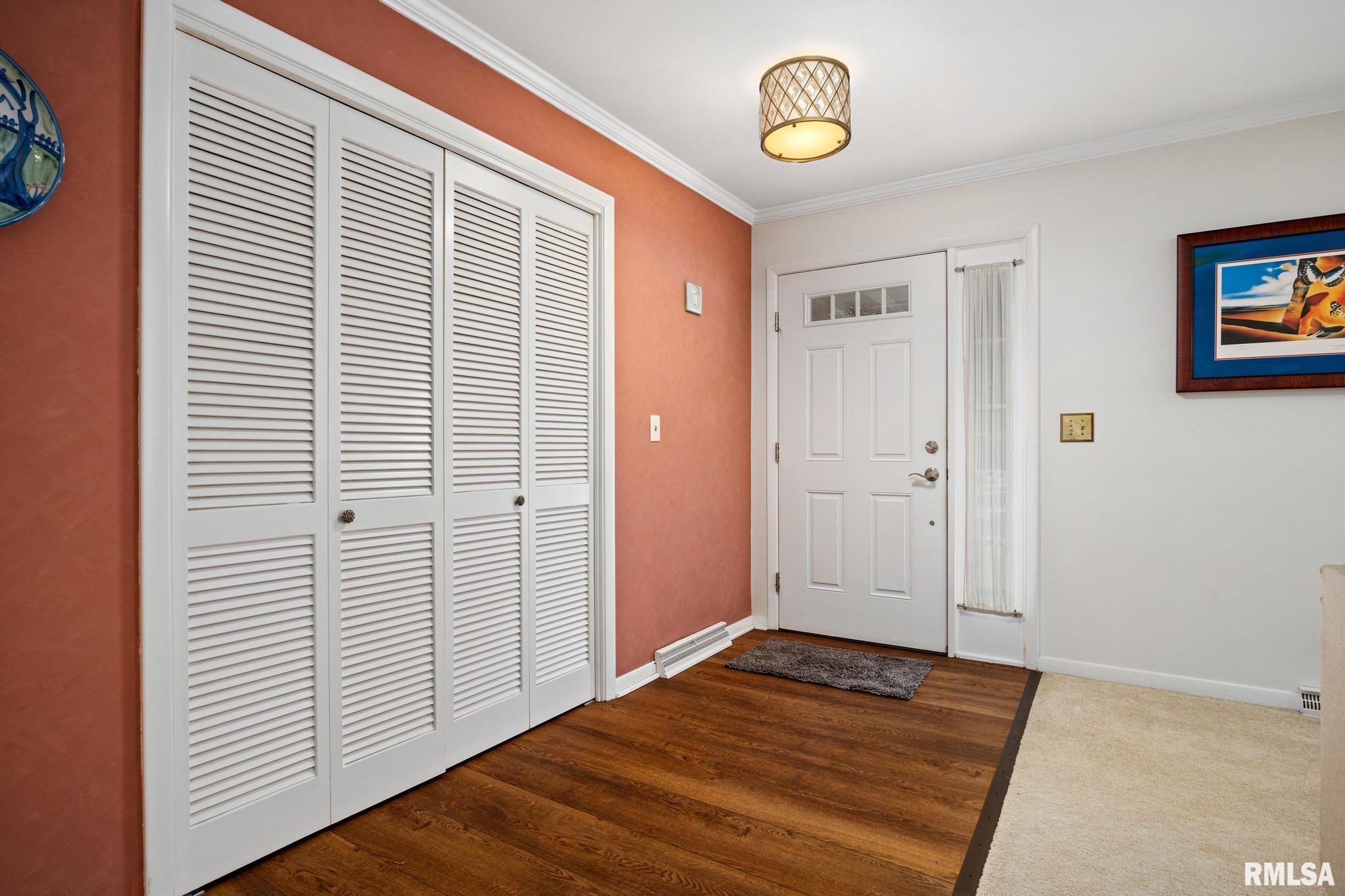 6602 N Cobblestone Court, Peoria, Illinois image 4