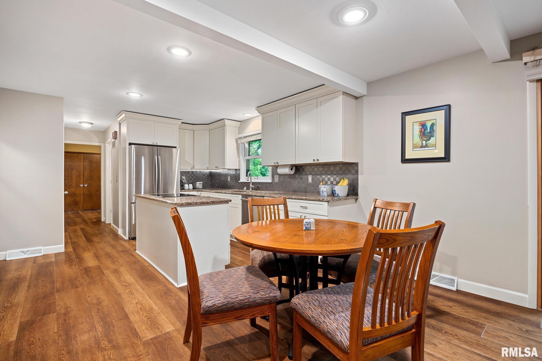 6602 N Cobblestone Court, Peoria, Illinois image 11
