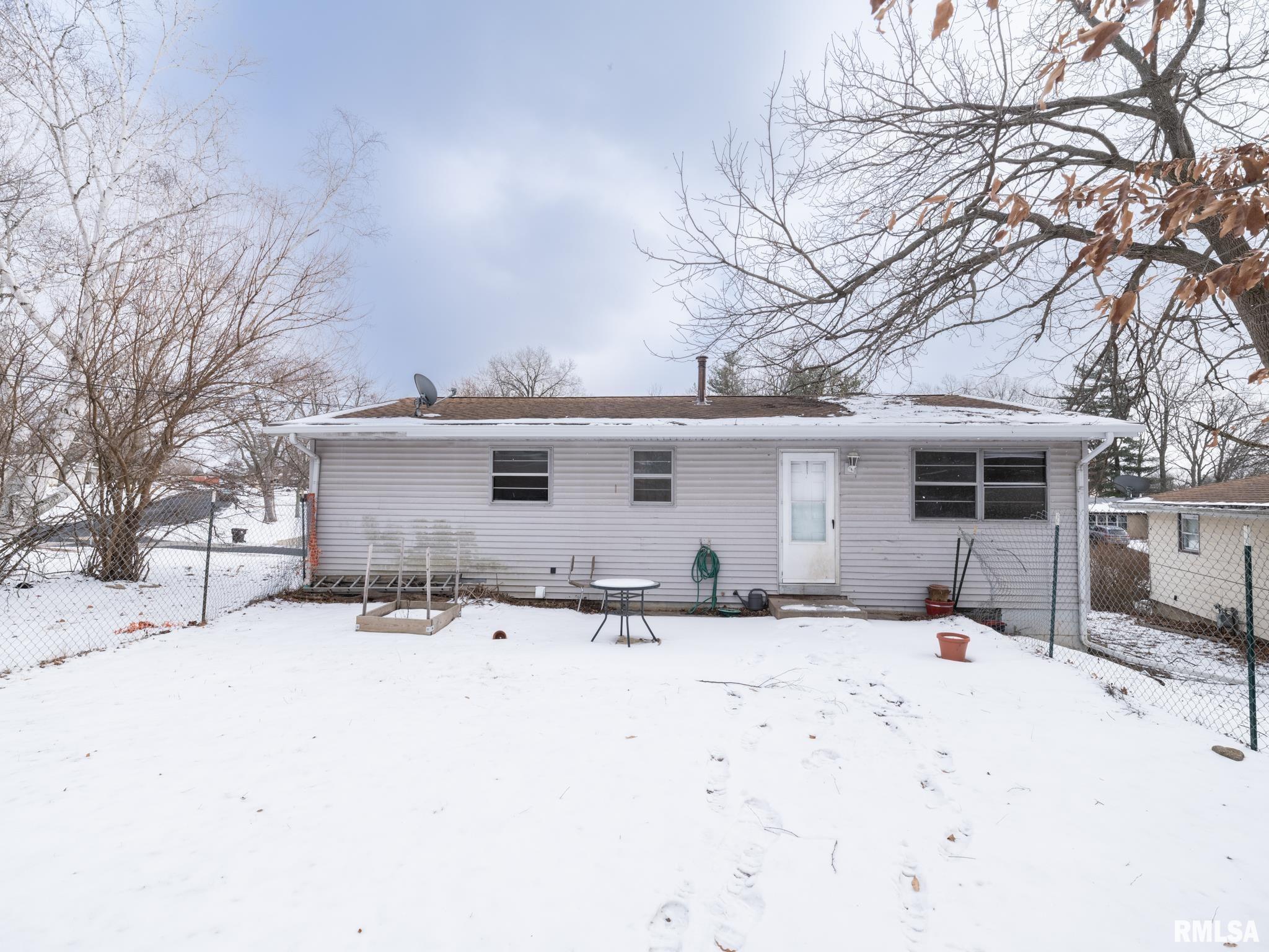 3945 N Brookside Drive, Peoria, Illinois image 3