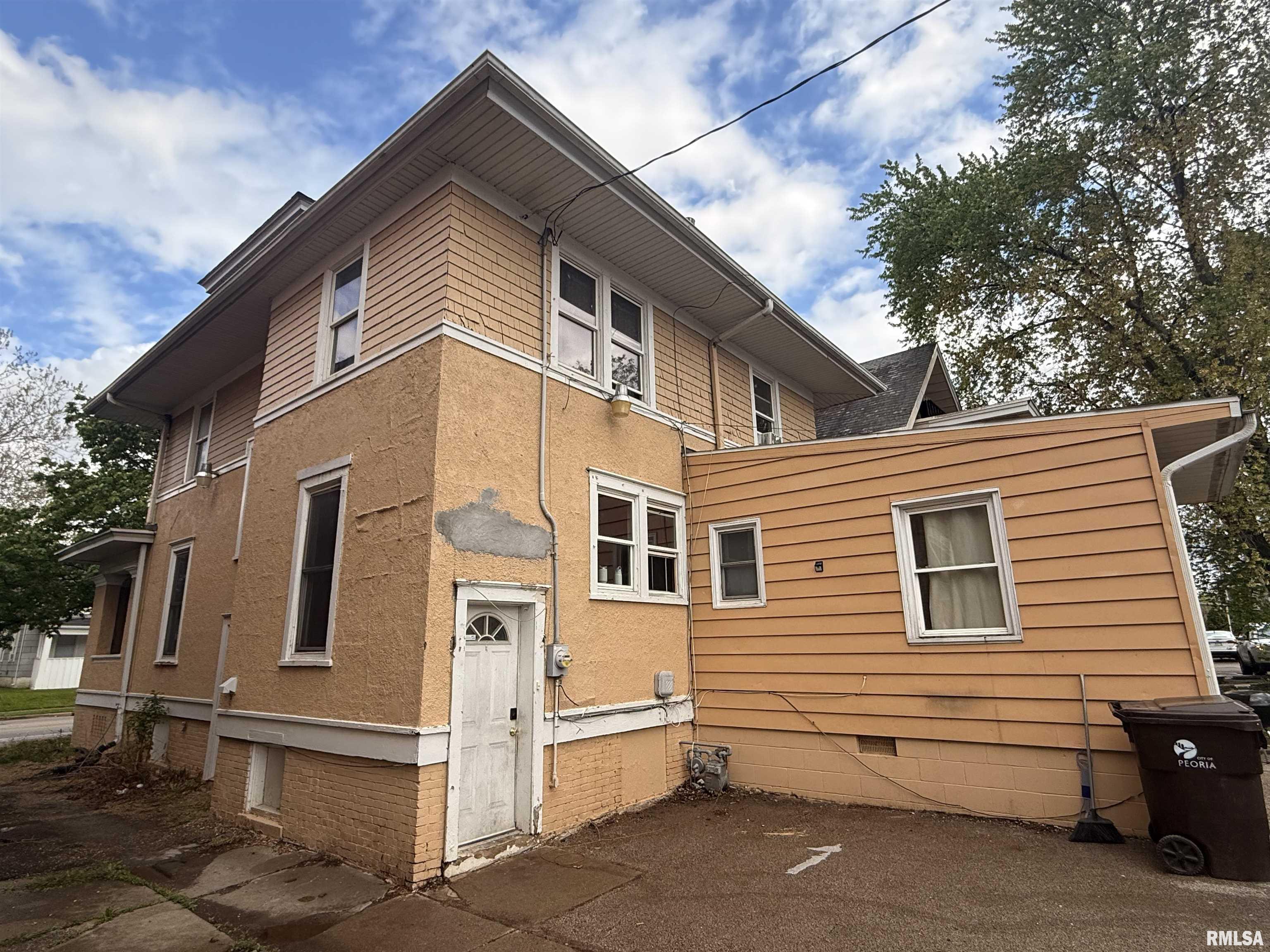1027 N University Street, Peoria, Illinois image 36