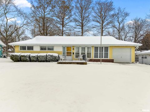 Homes For Sale - 1515 W Sunnyview Drive<br/> Peoria, IL 61614