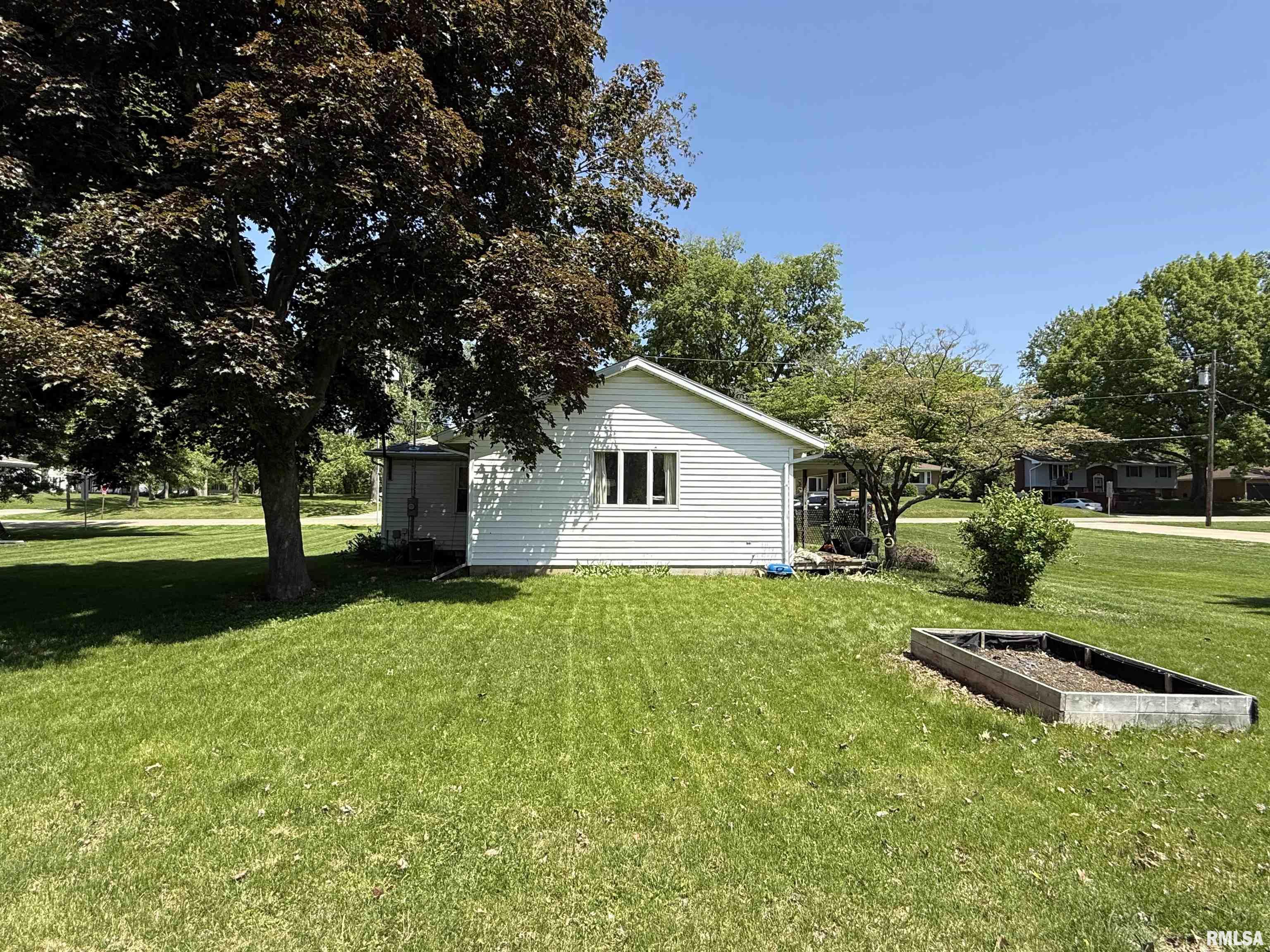 623 W Walnut Street, Mason City, Illinois image 3