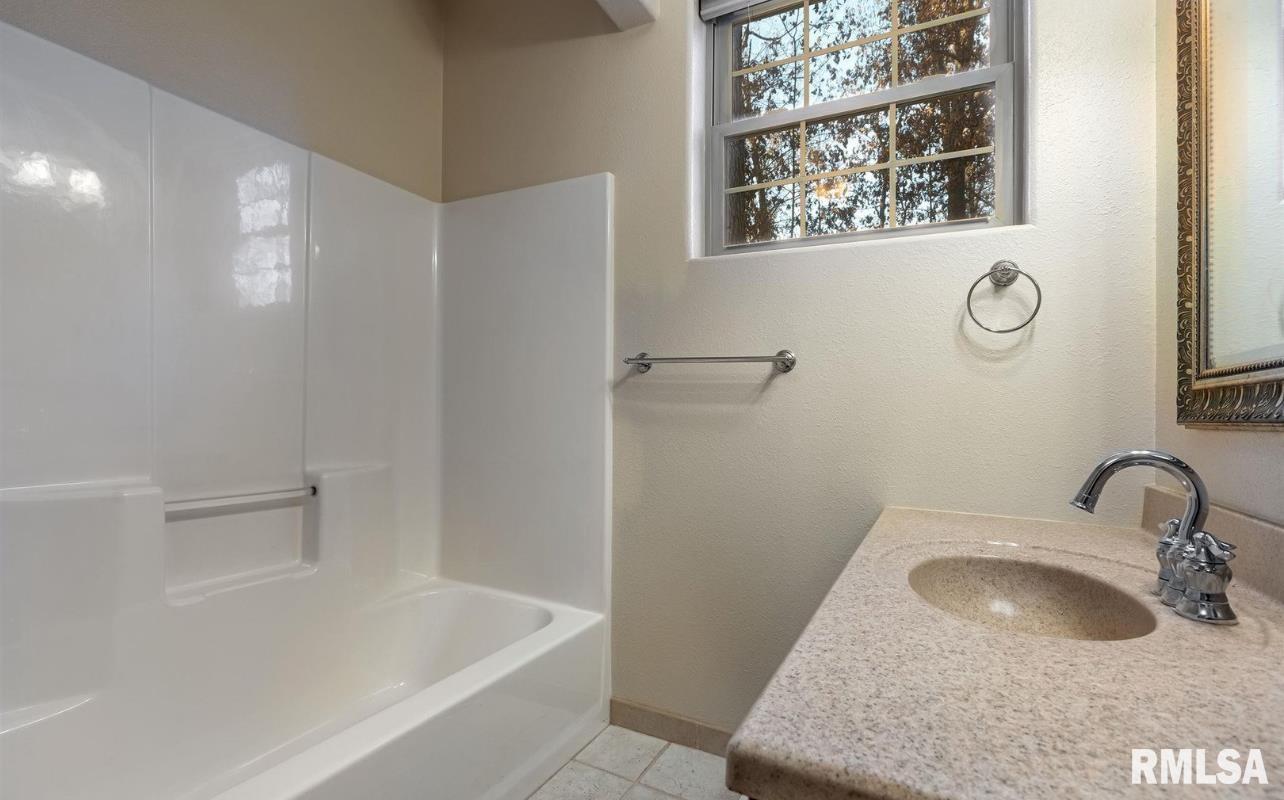 2505 Joel Drive, Herrin, Illinois image 12