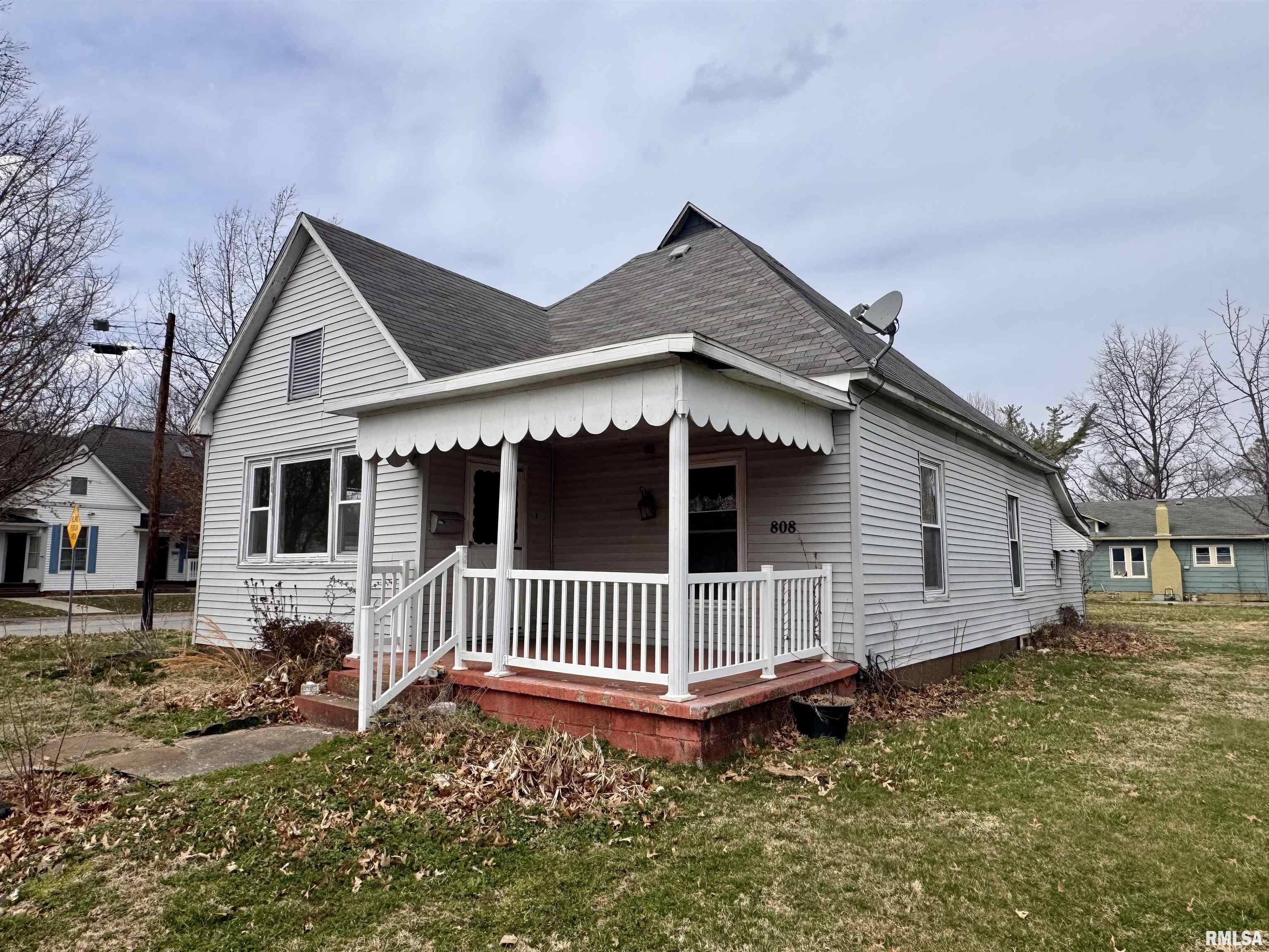 808 W White Street, Marion, Illinois image 2