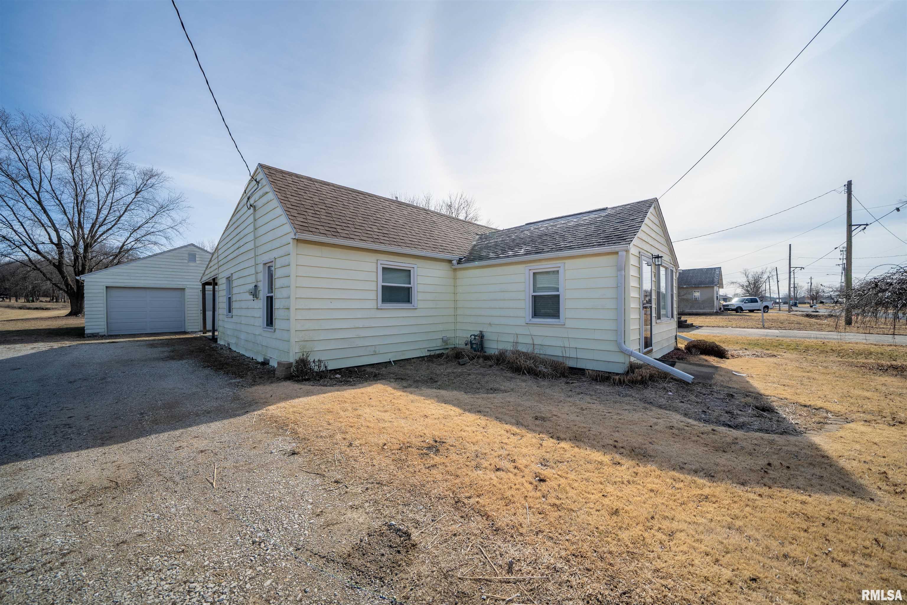 124 S Roosevelt Street, Pekin, Illinois image 3