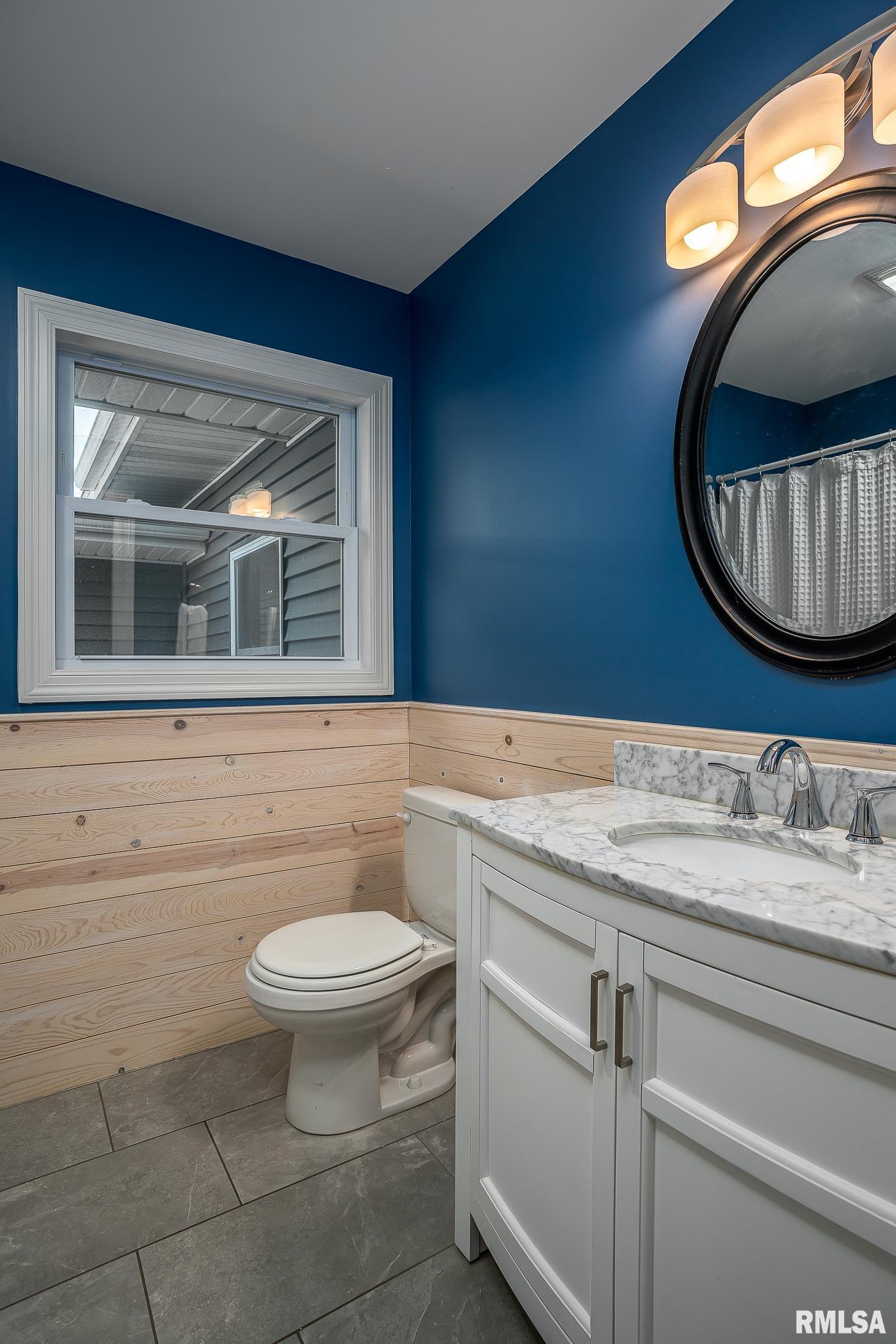 1231 SW Canal Shore Drive, Le Claire, Iowa image 24