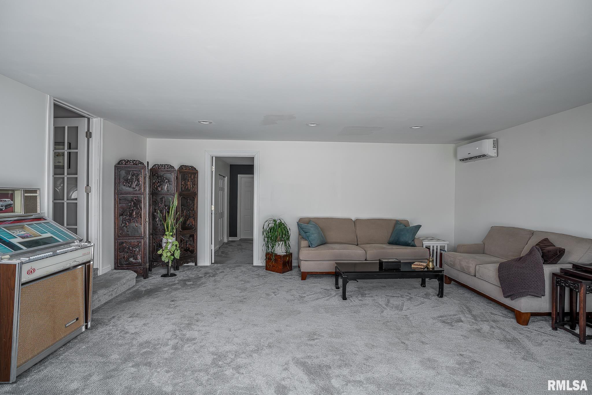 1231 SW Canal Shore Drive, Le Claire, Iowa image 28