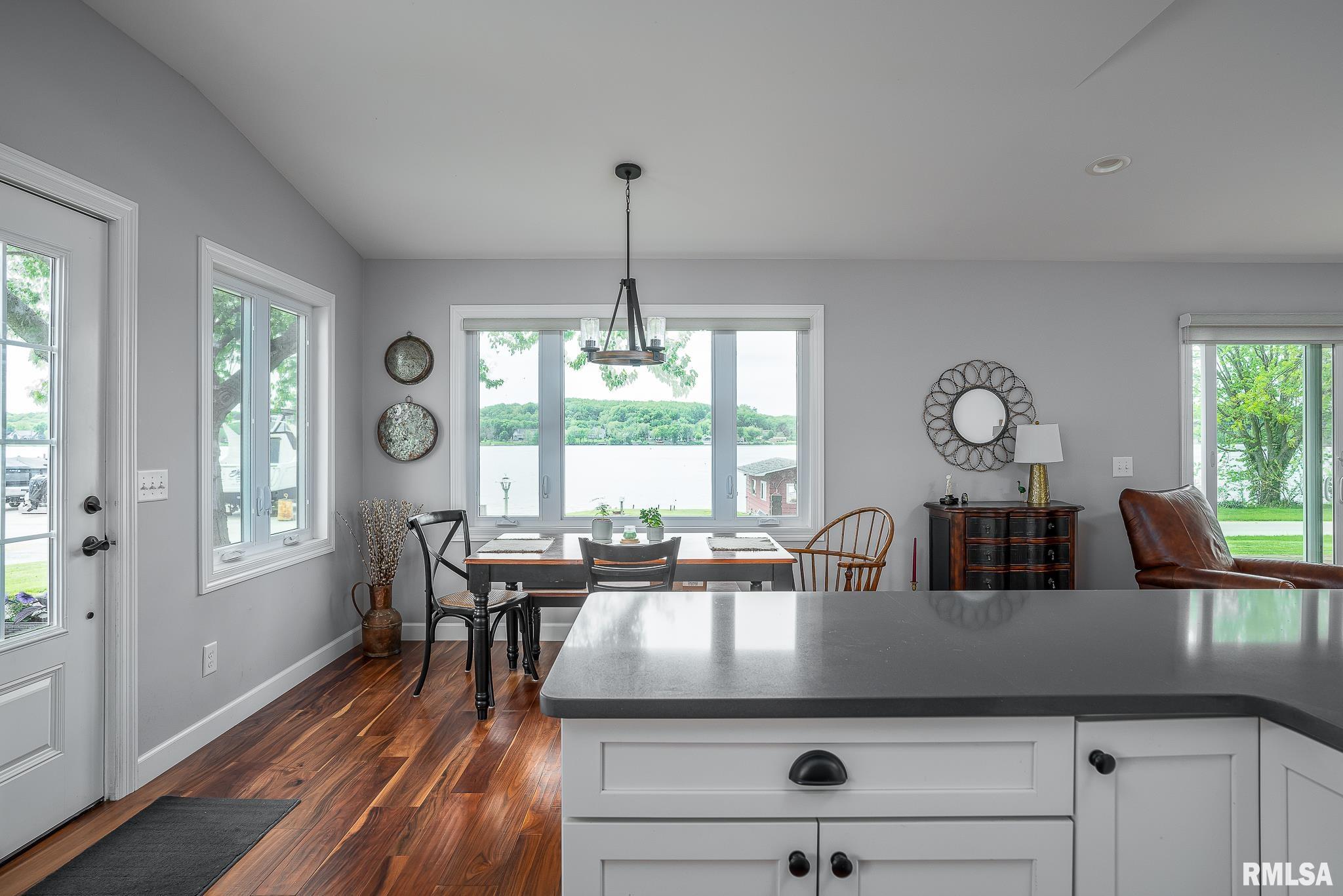 1231 SW Canal Shore Drive, Le Claire, Iowa image 13