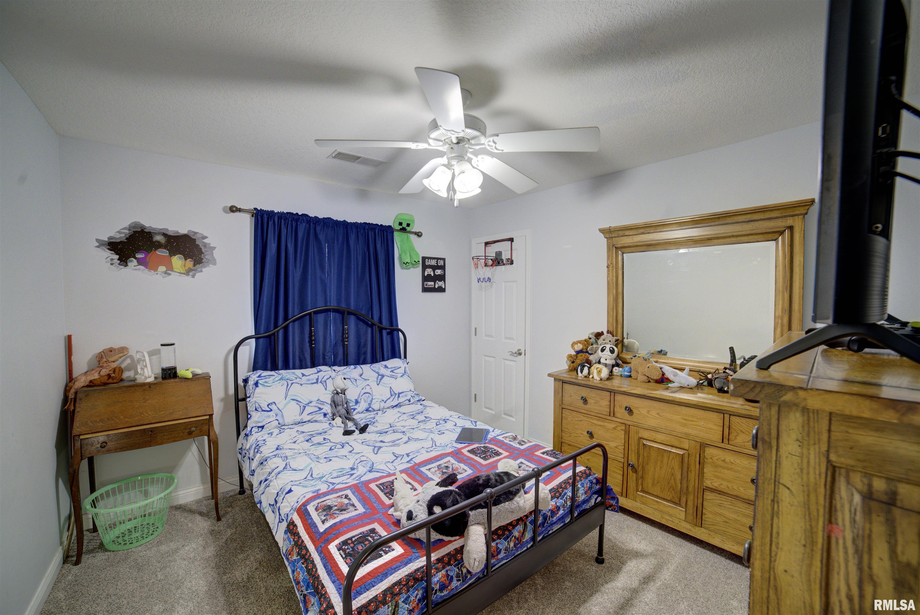 2735 Julie Lane Court, Davenport, Iowa image 47