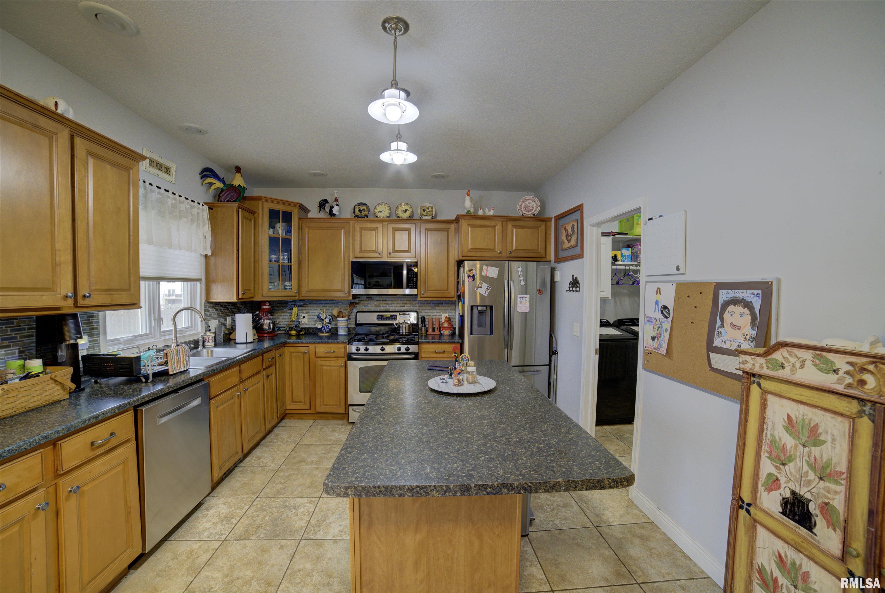 2735 Julie Lane Court, Davenport, Iowa image 22