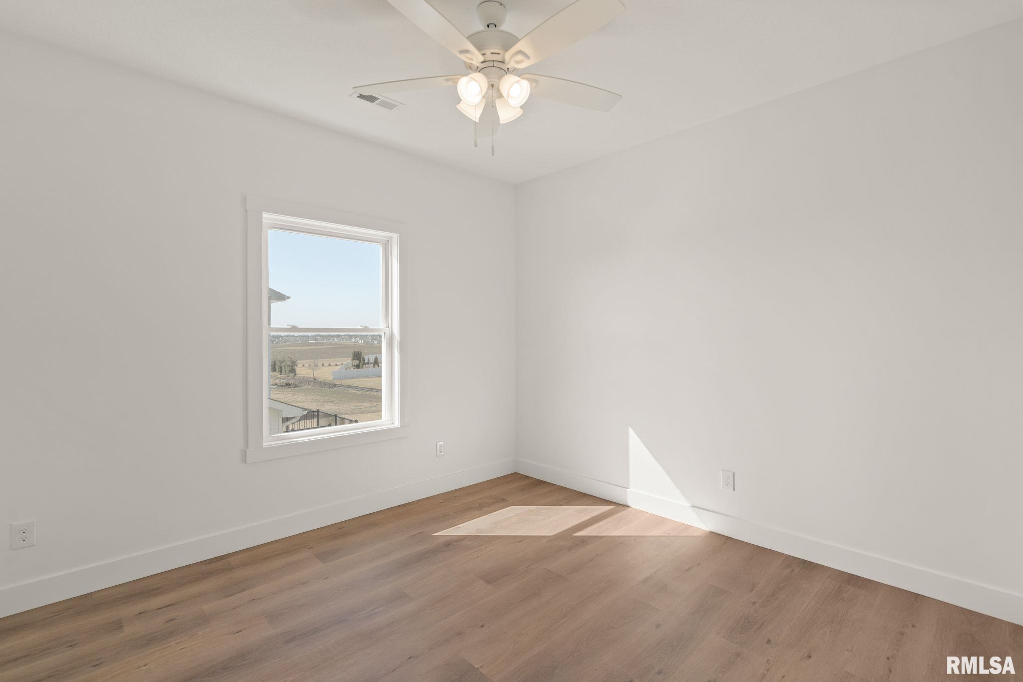 6606 Pelican Street, Bettendorf, Iowa image 33