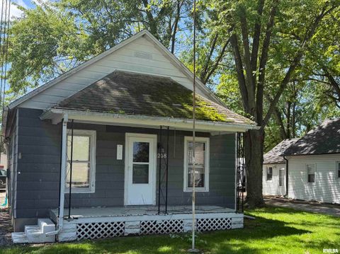 Homes For Sale - 208 E Ebony Street<br/> Sangamon County, Thayer, IL 62615