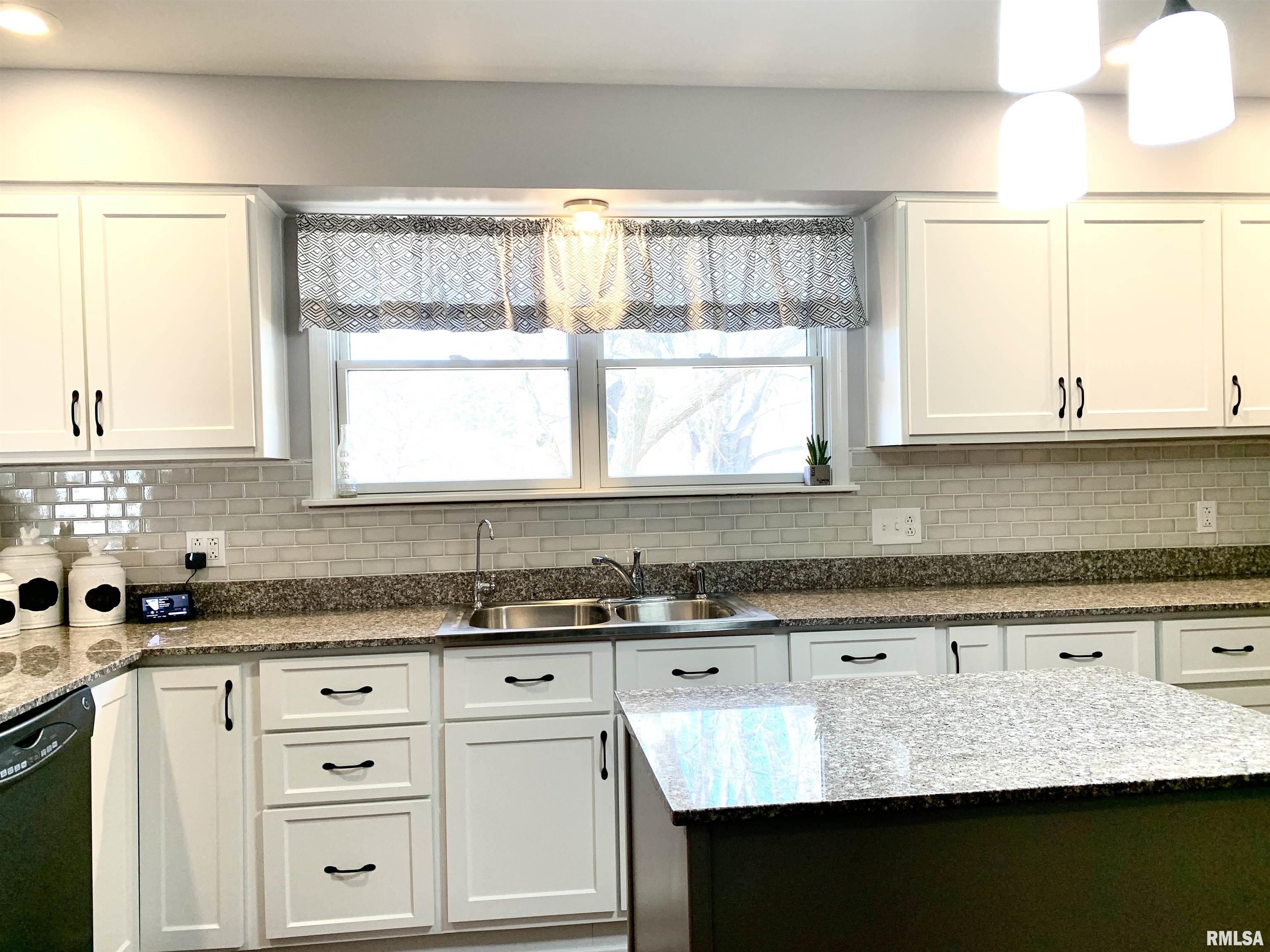 208 Spring Bay Drive, Jacksonville, Illinois image 21