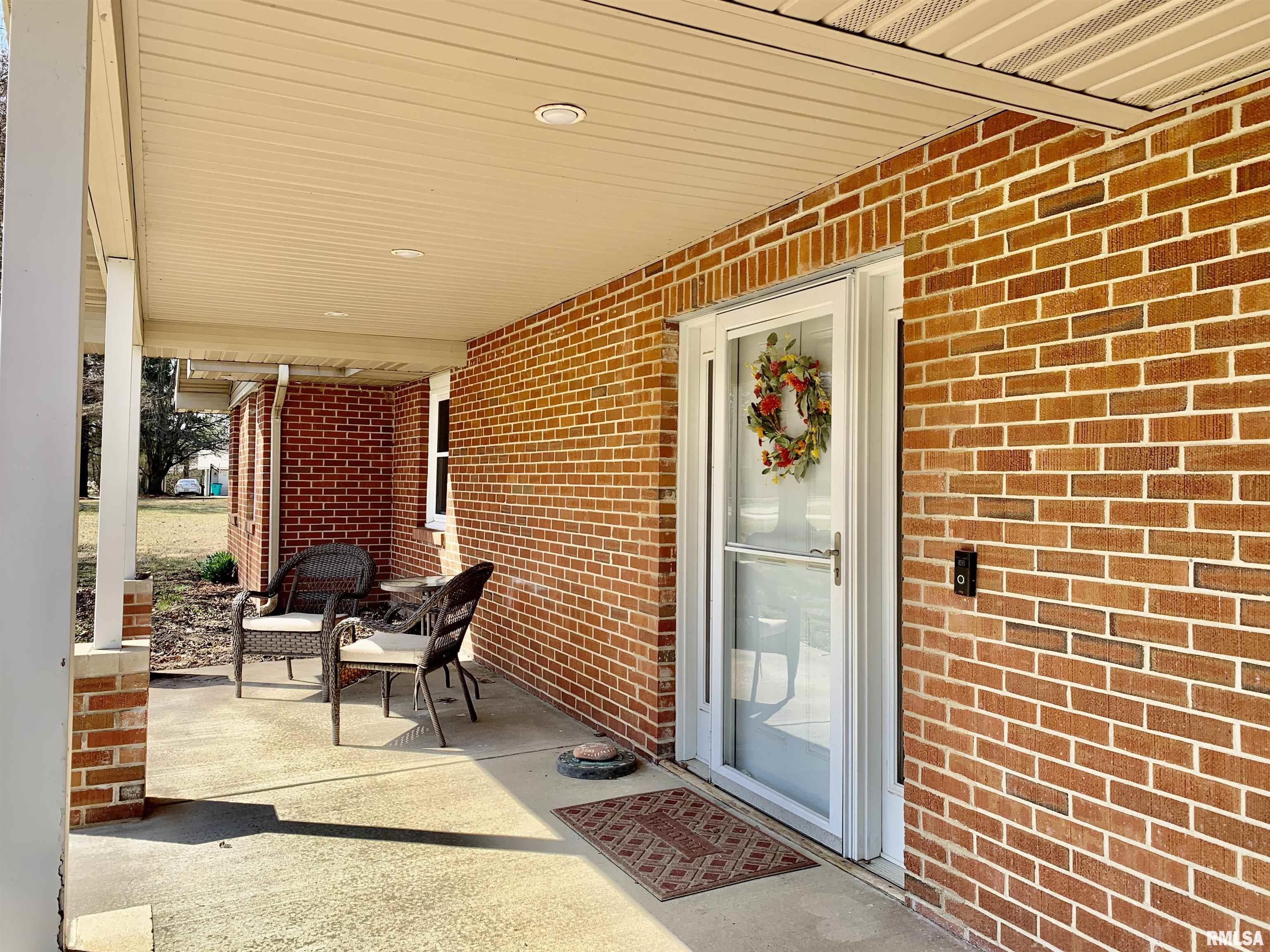 208 Spring Bay Drive, Jacksonville, Illinois image 7