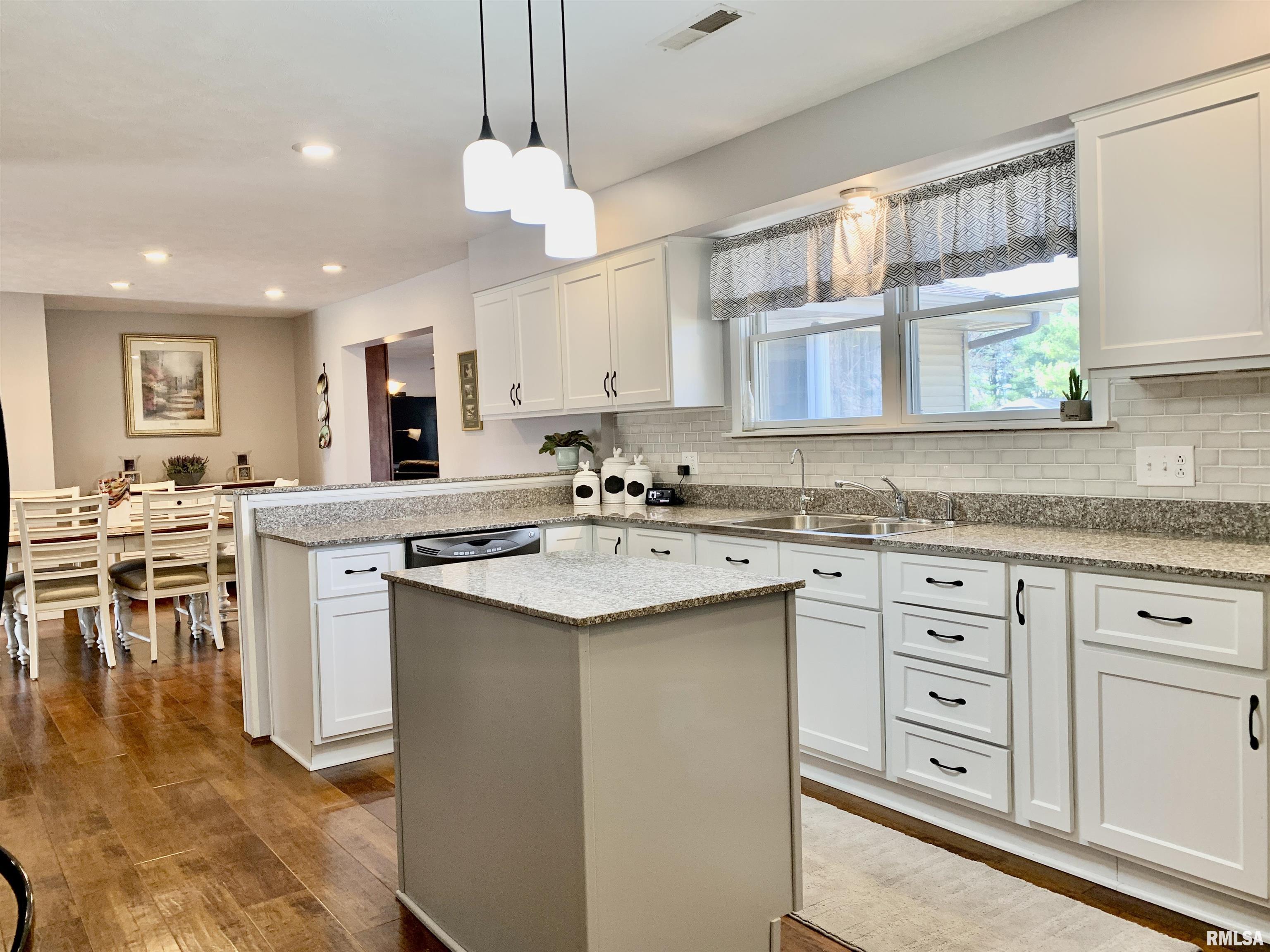 208 Spring Bay Drive, Jacksonville, Illinois image 25