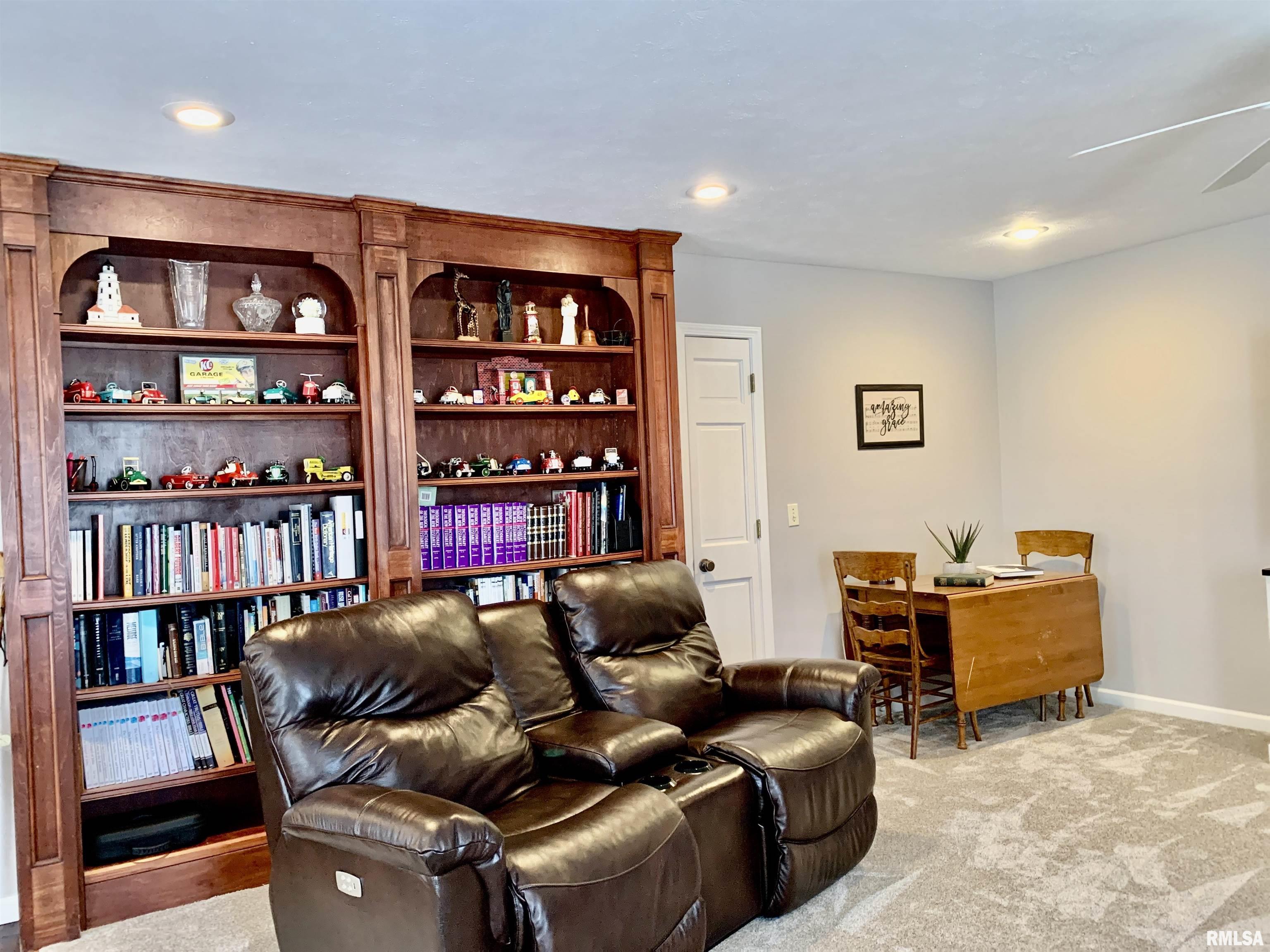 208 Spring Bay Drive, Jacksonville, Illinois image 37