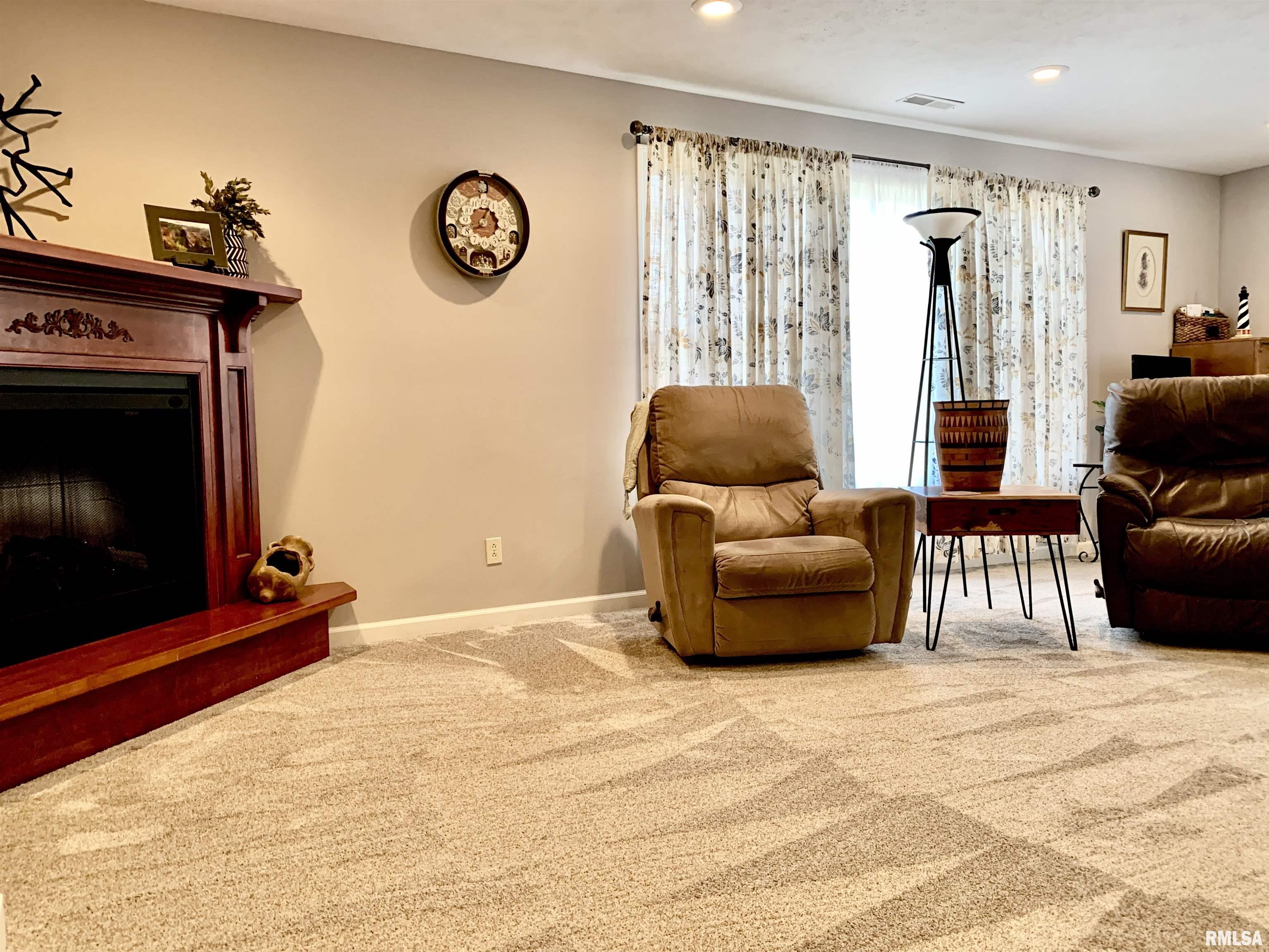 208 Spring Bay Drive, Jacksonville, Illinois image 33