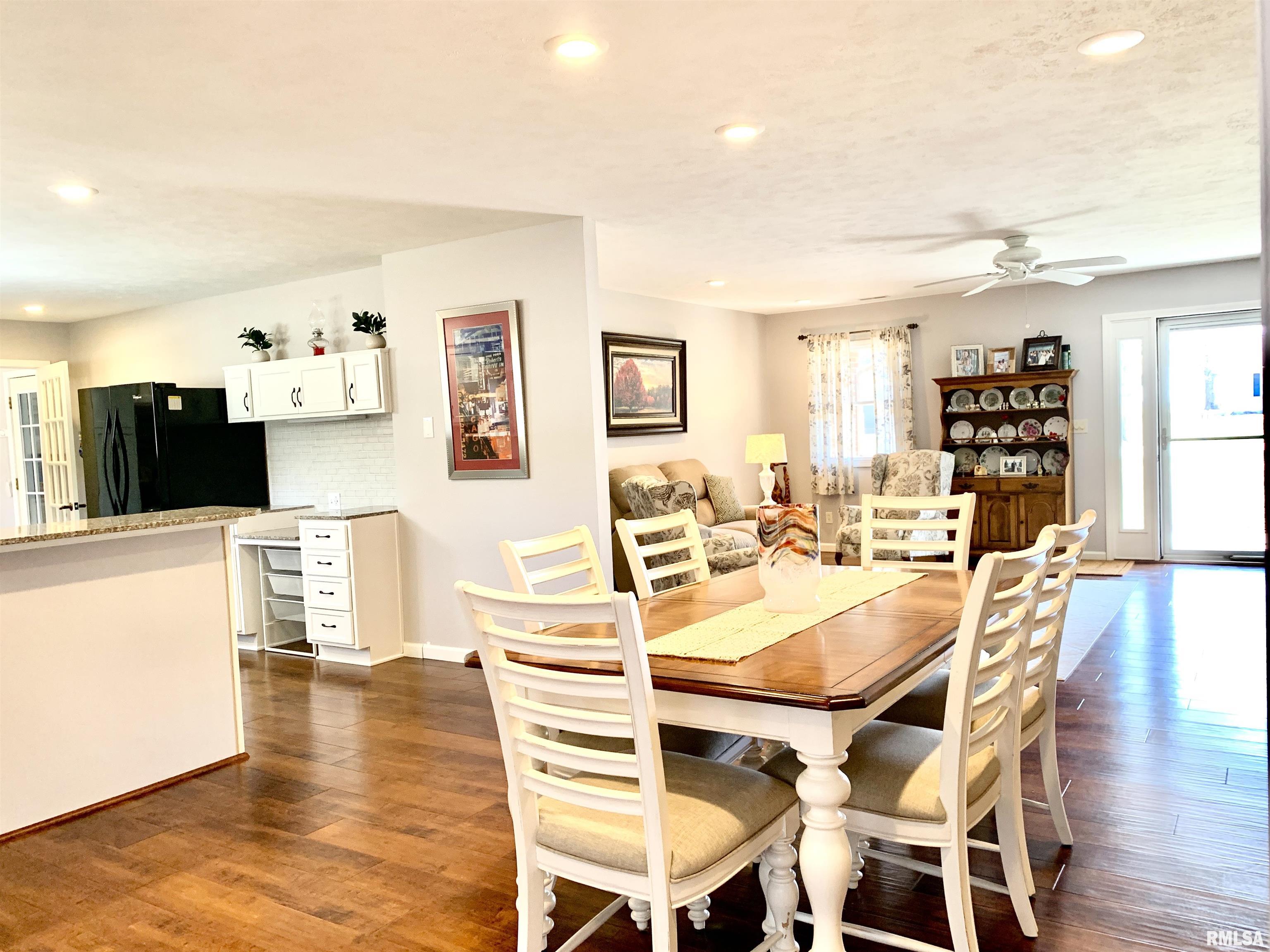 208 Spring Bay Drive, Jacksonville, Illinois image 39