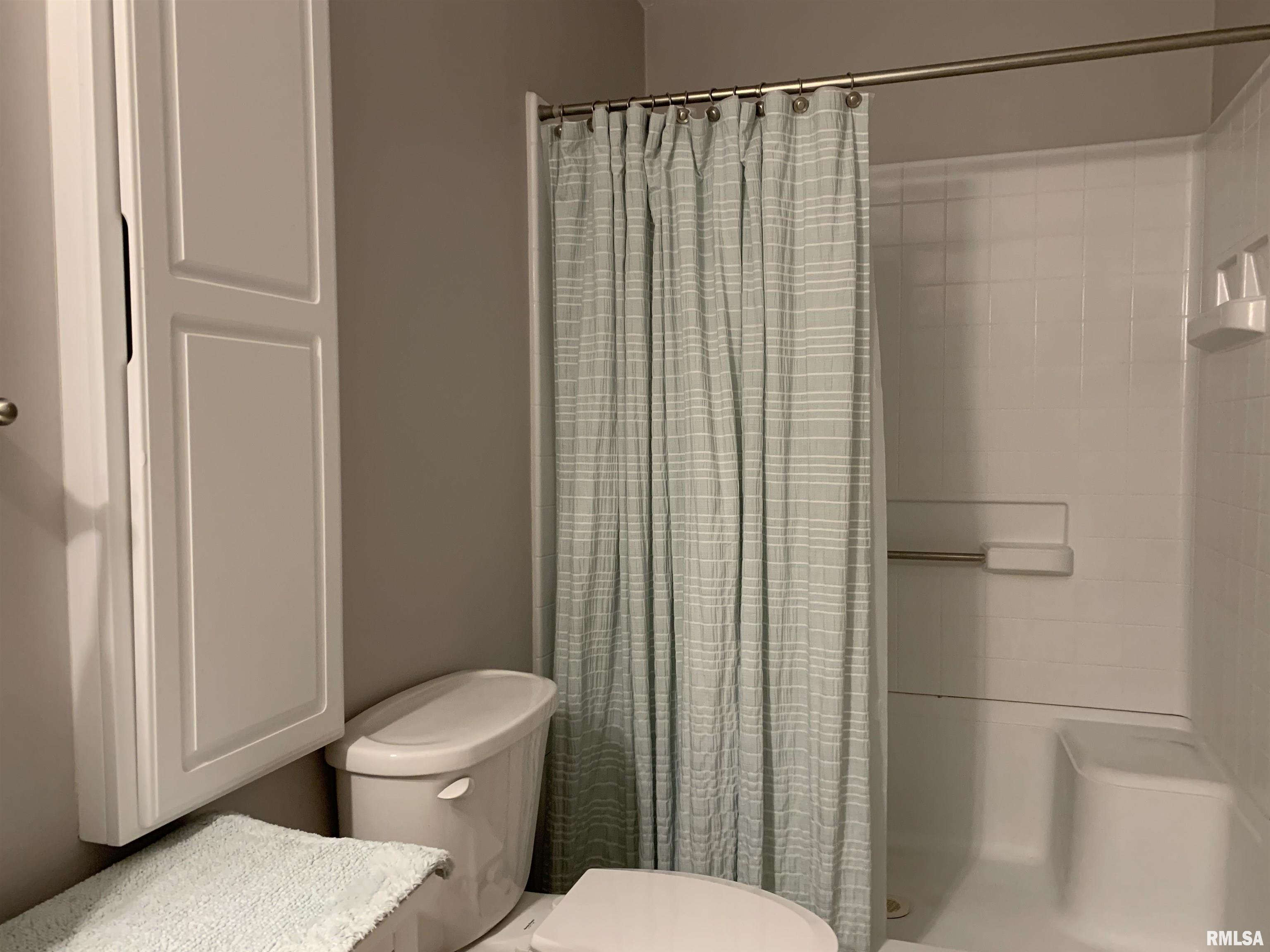 208 Spring Bay Drive, Jacksonville, Illinois image 41