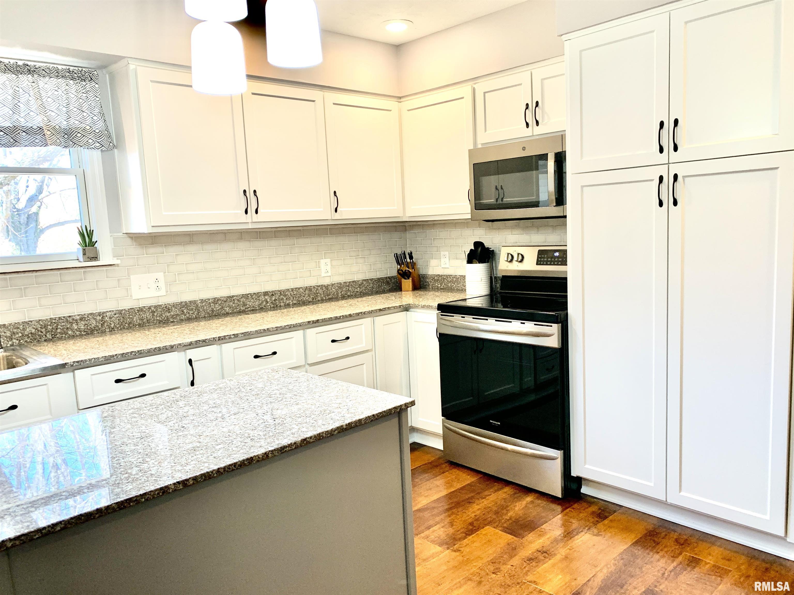 208 Spring Bay Drive, Jacksonville, Illinois image 22