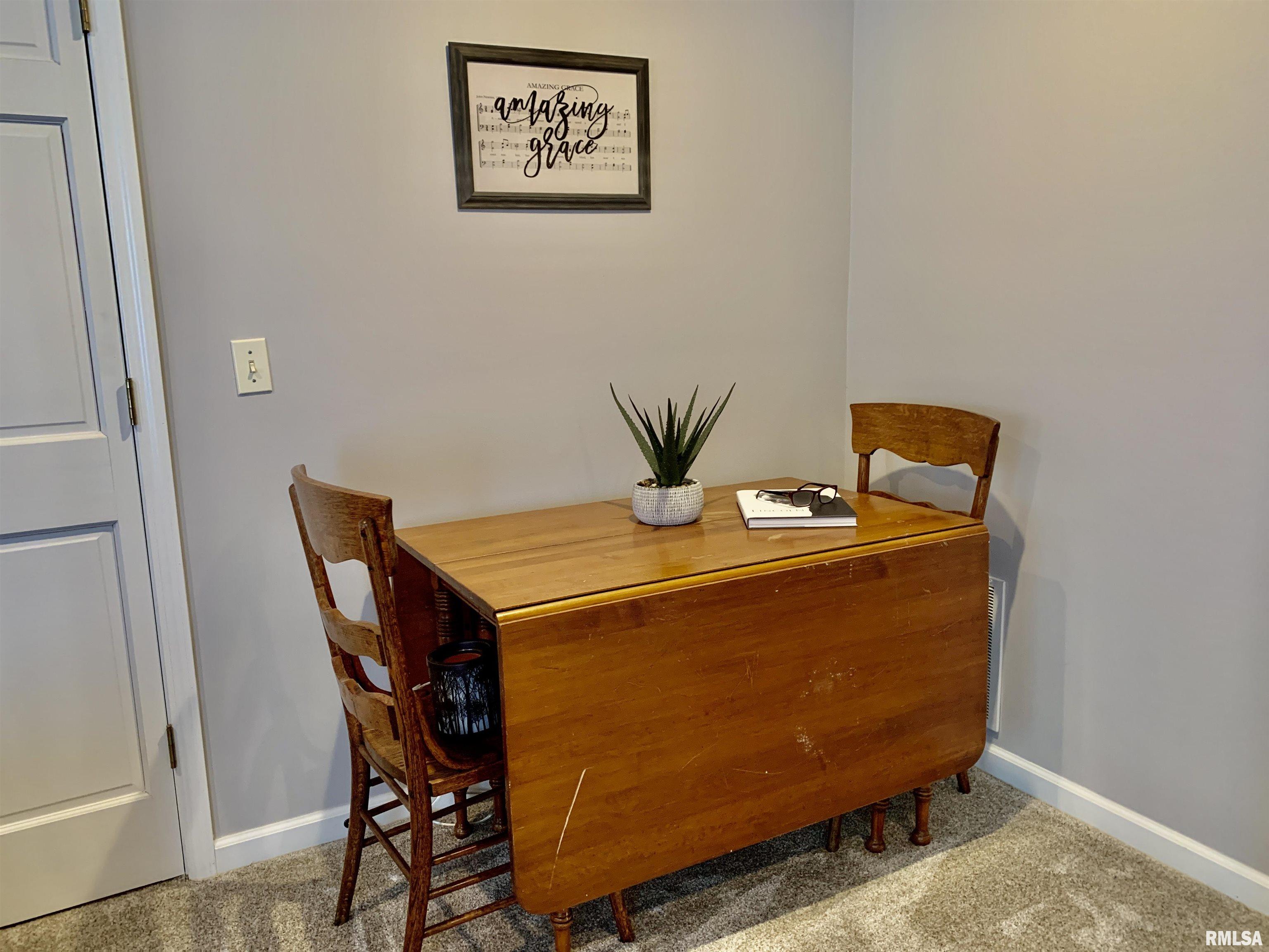 208 Spring Bay Drive, Jacksonville, Illinois image 36
